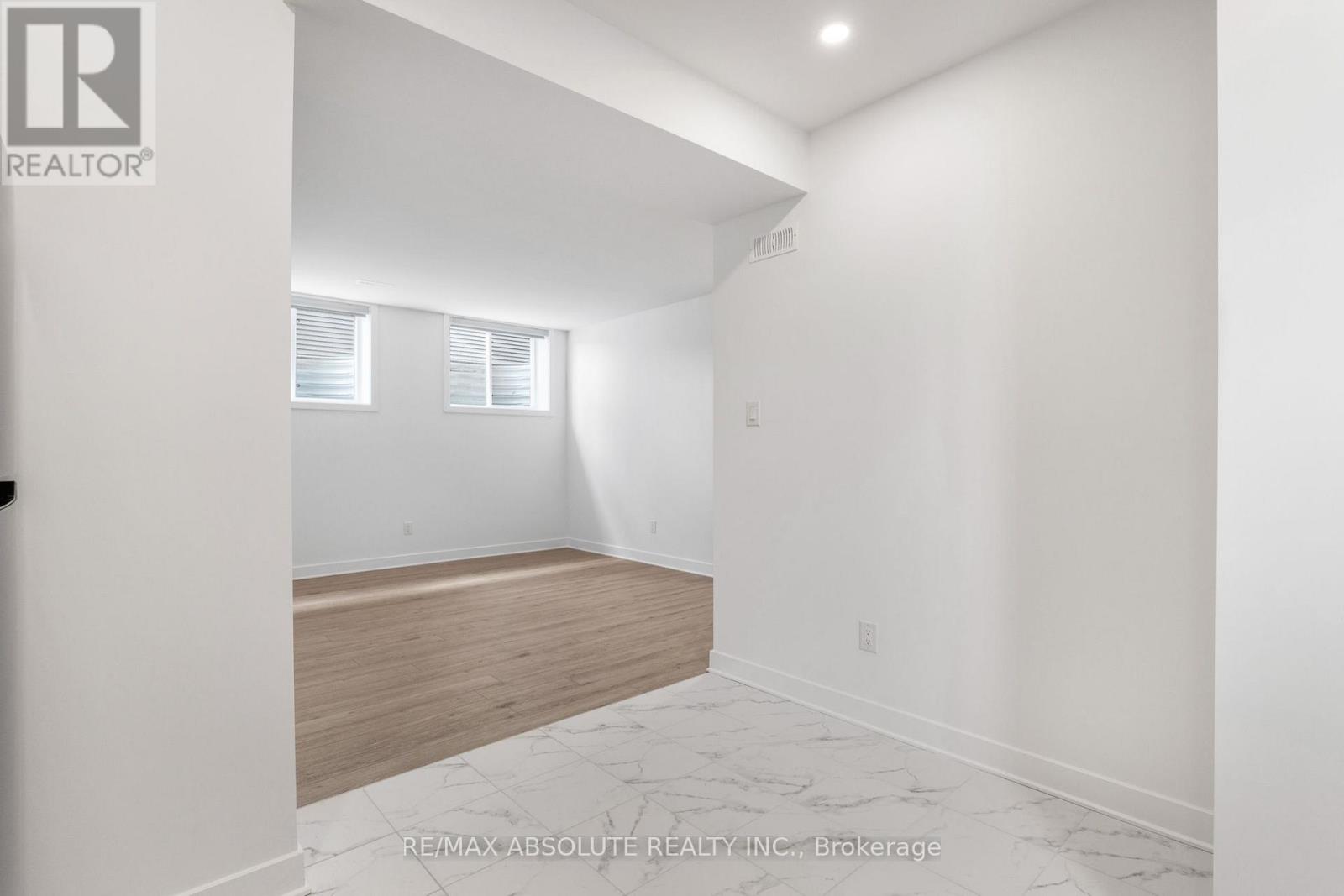 B - 802 Ninaatik Place, Ottawa, Ontario  K1X 0J7 - Photo 11 - X12425478