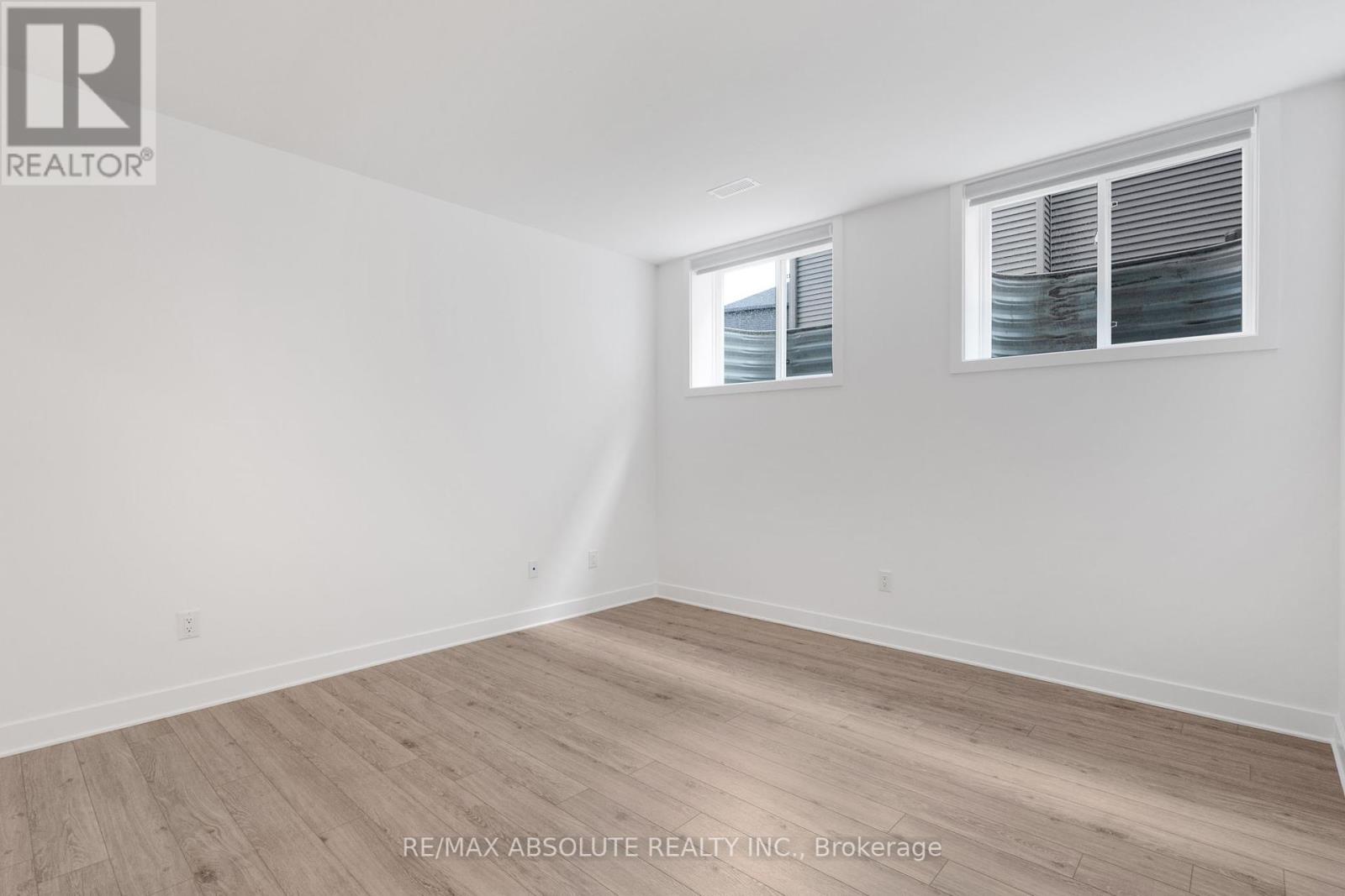 B - 802 Ninaatik Place, Ottawa, Ontario  K1X 0J7 - Photo 12 - X12425478