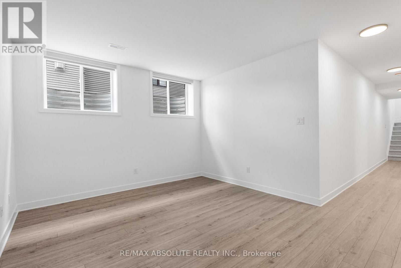 B - 802 Ninaatik Place, Ottawa, Ontario  K1X 0J7 - Photo 13 - X12425478