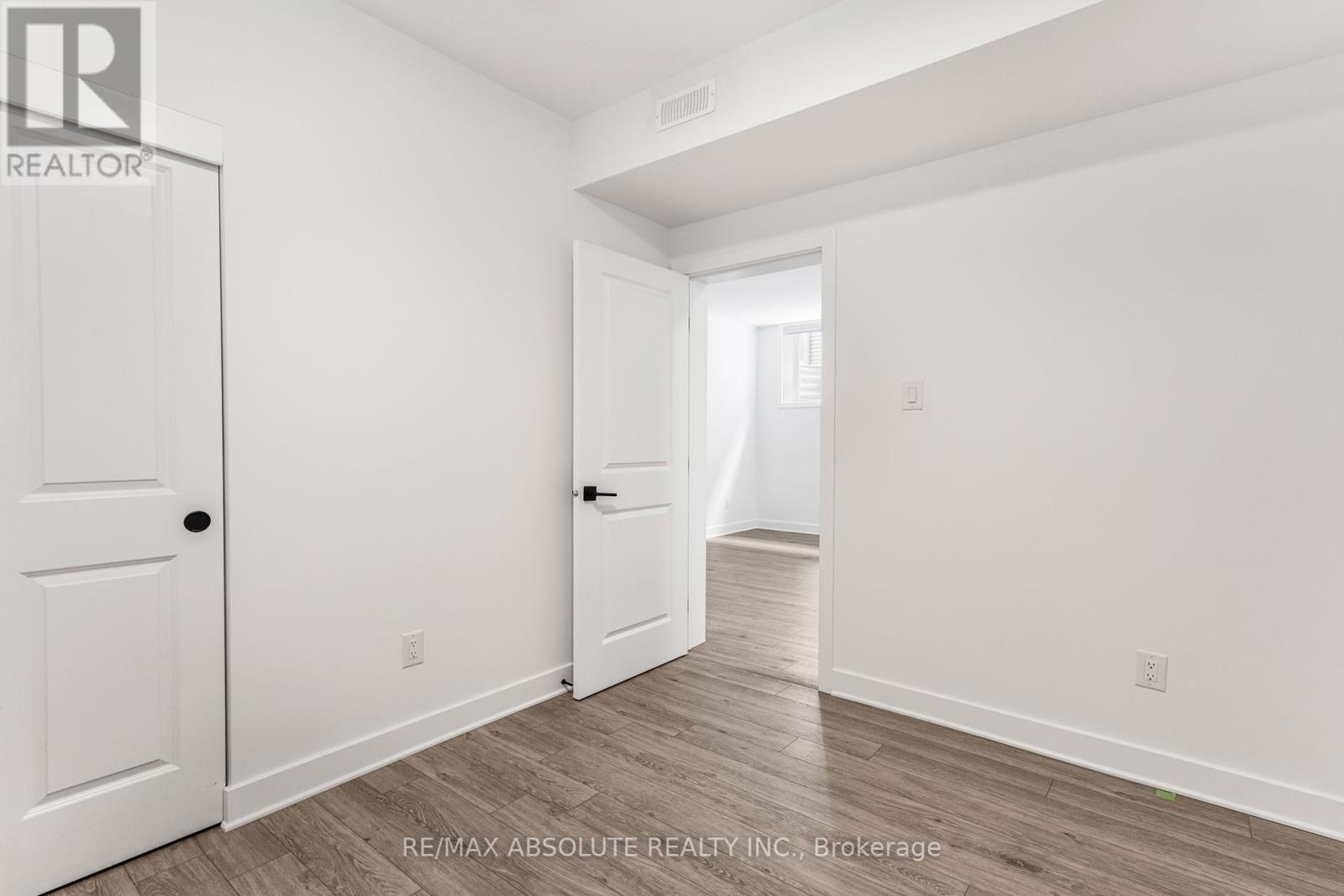 B - 802 Ninaatik Place, Ottawa, Ontario  K1X 0J7 - Photo 16 - X12425478
