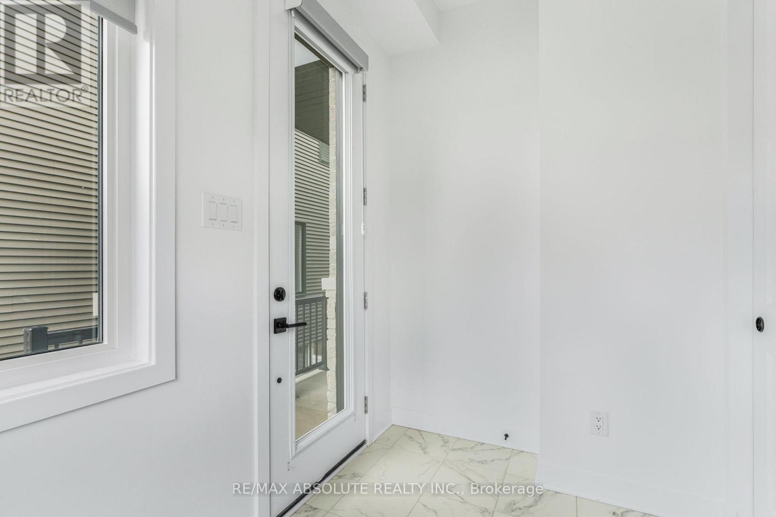 B - 802 Ninaatik Place, Ottawa, Ontario  K1X 0J7 - Photo 3 - X12425478