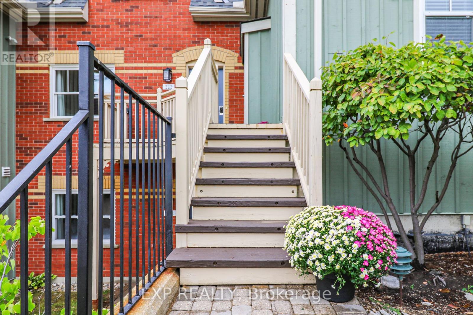 222 - 170 Snowbridge Way, Blue Mountains, Ontario  L9Y 0V1 - Photo 13 - X12425434