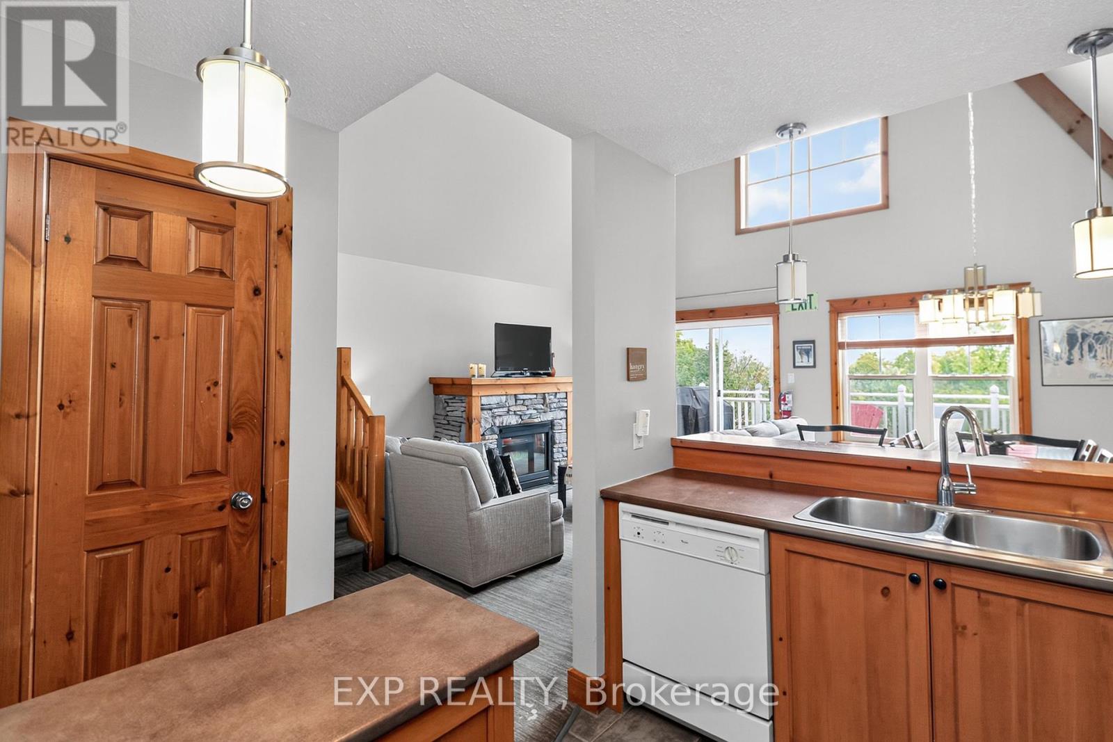 222 - 170 Snowbridge Way, Blue Mountains, Ontario  L9Y 0V1 - Photo 20 - X12425434