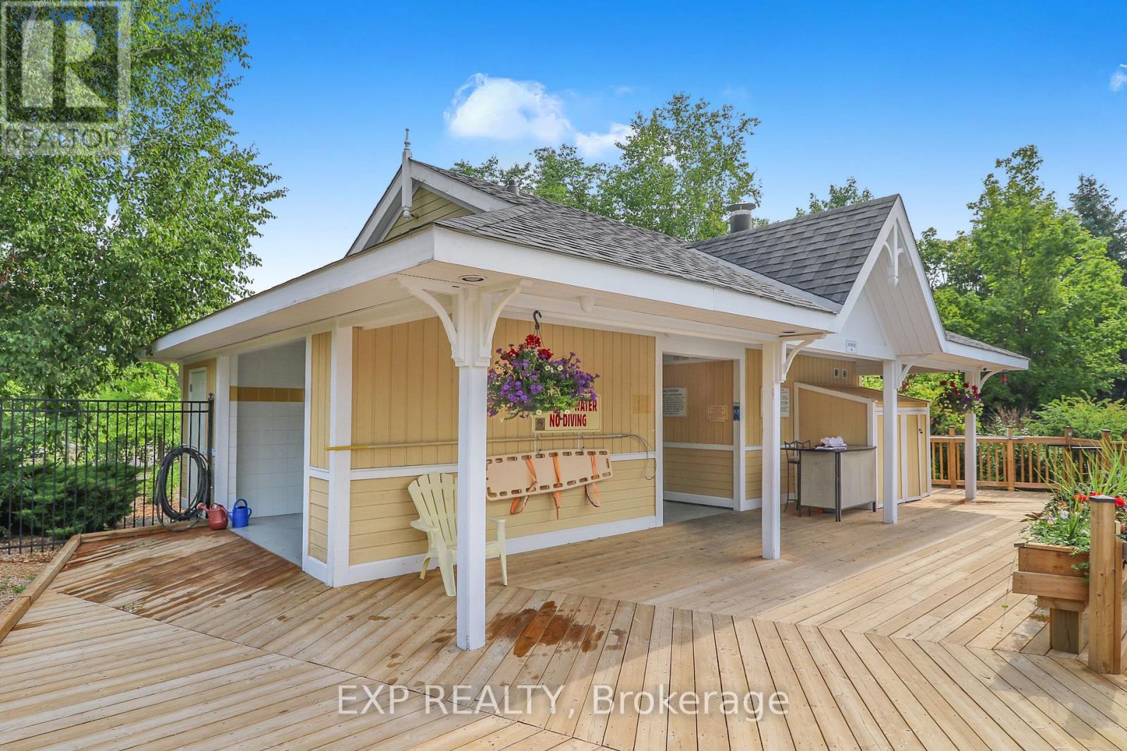 222 - 170 Snowbridge Way, Blue Mountains, Ontario  L9Y 0V1 - Photo 4 - X12425434