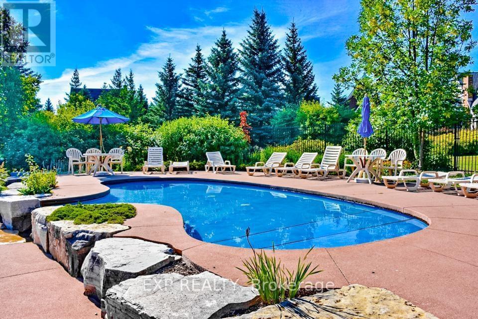 222 - 170 Snowbridge Way, Blue Mountains, Ontario  L9Y 0V1 - Photo 5 - X12425434