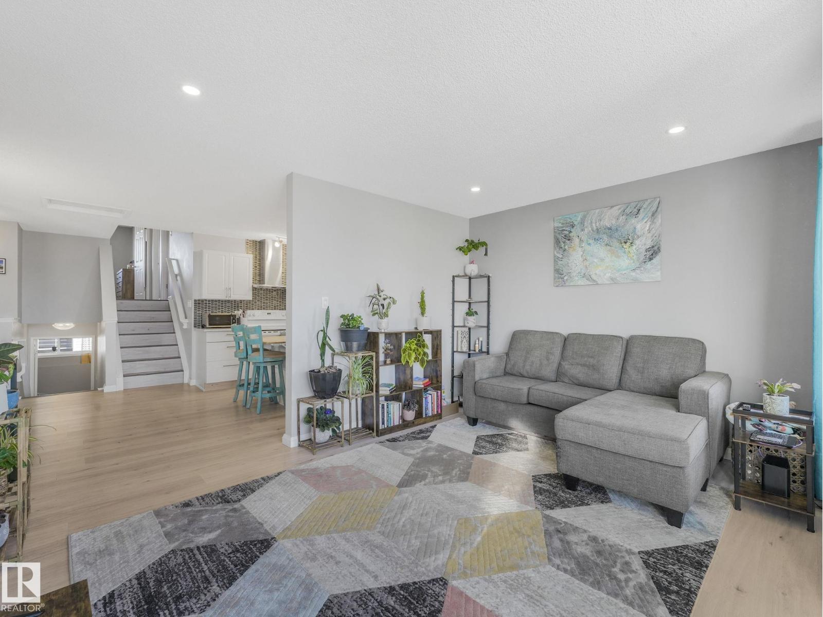 5620 162a Av Nw, Edmonton, Alberta  T5Y 2V8 - Photo 4 - E4459369
