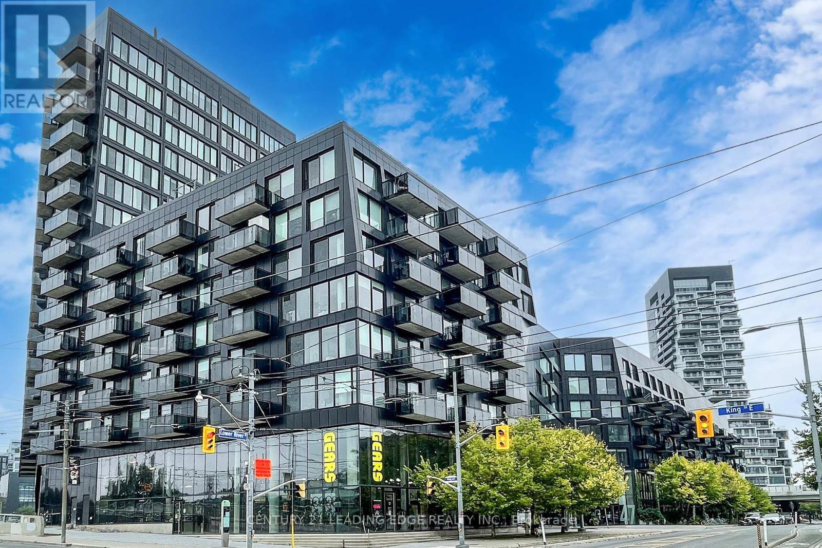 802 - 51 TROLLEY CRESCENT, Toronto, Ontario