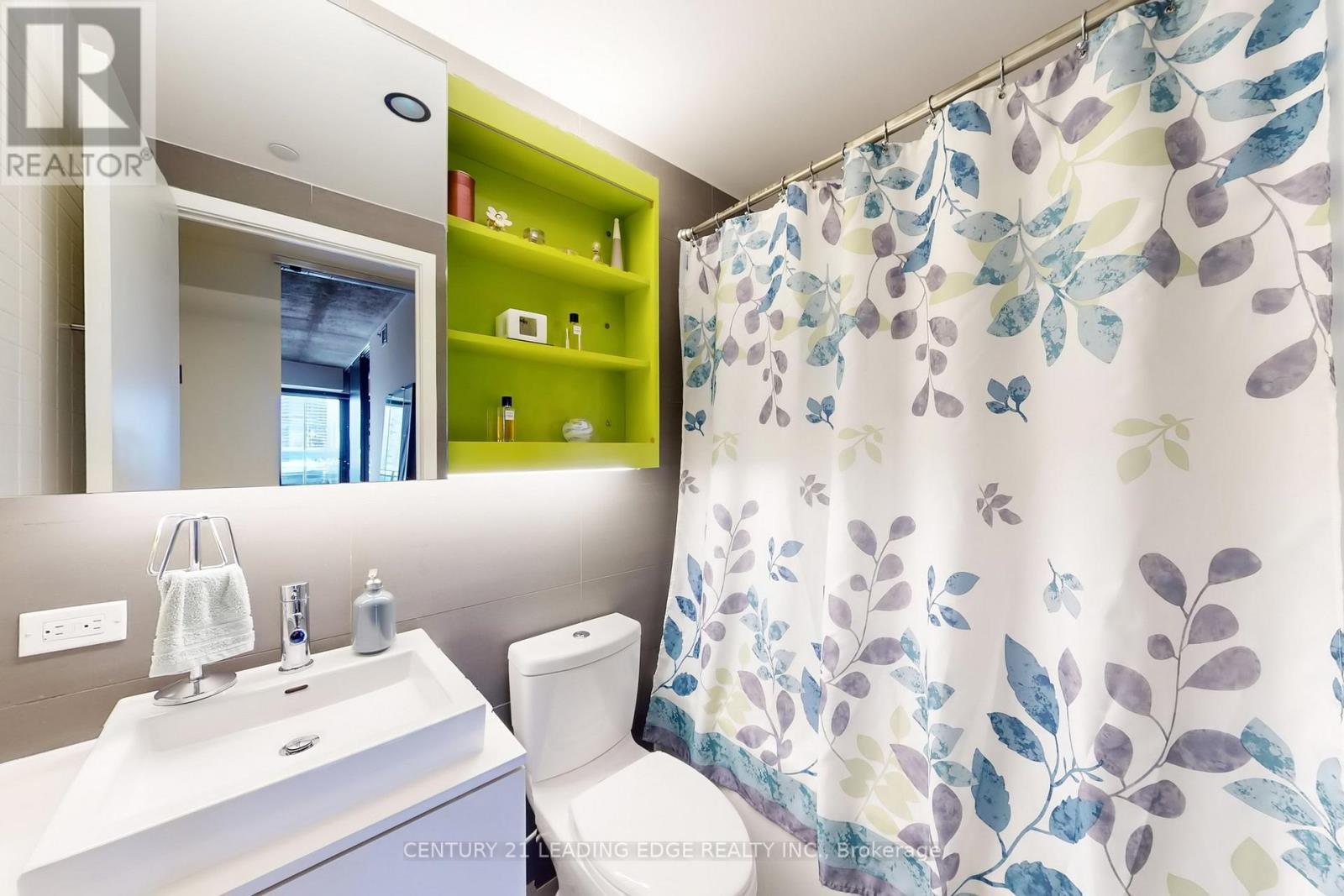 802 - 51 Trolley Crescent, Toronto, Ontario  M5A 0E9 - Photo 13 - C12425477