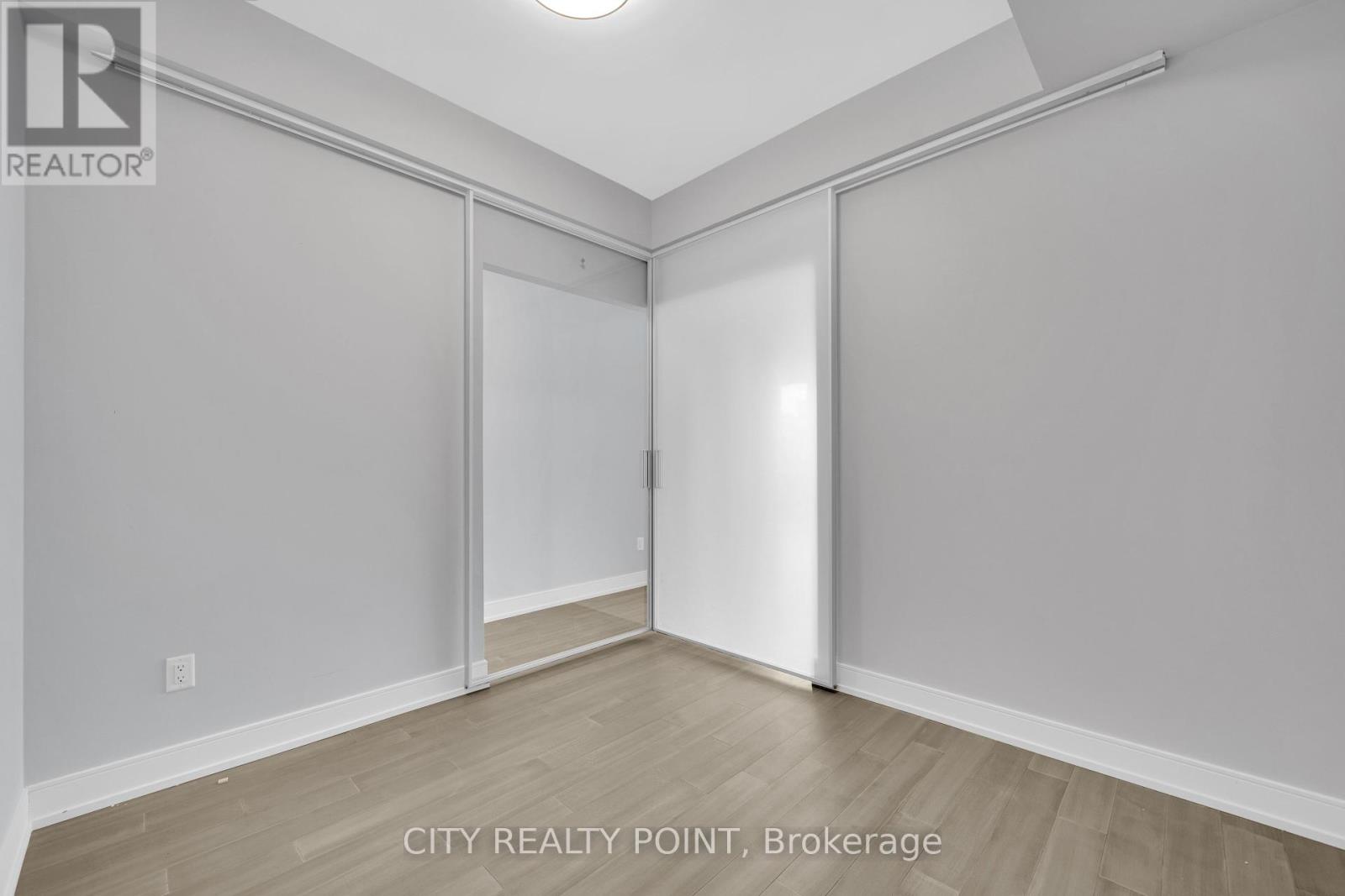 906 - 664 Spadina Avenue, Toronto, Ontario  M5S 2H7 - Photo 4 - C12393399
