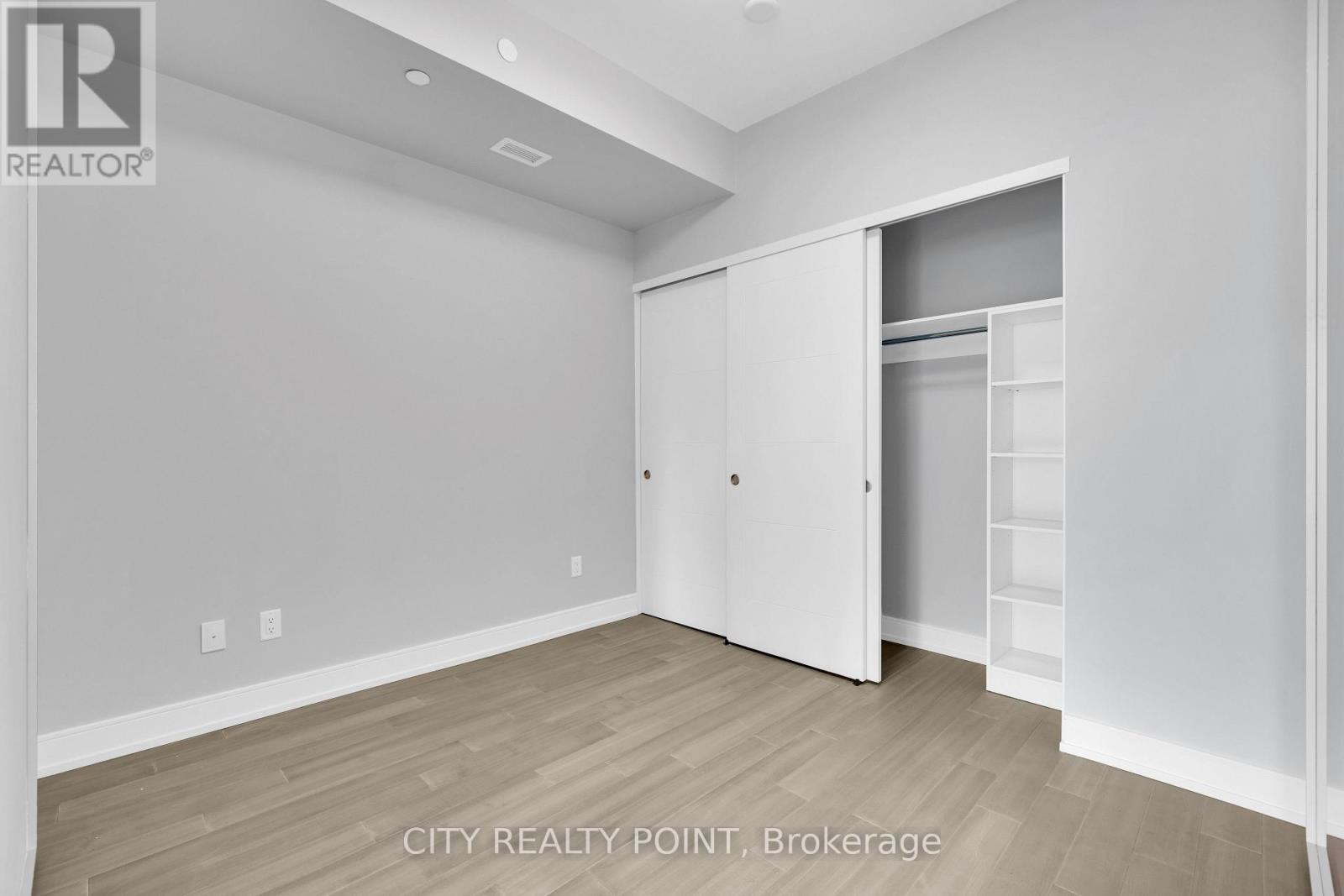 906 - 664 Spadina Avenue, Toronto, Ontario  M5S 2H7 - Photo 5 - C12393399