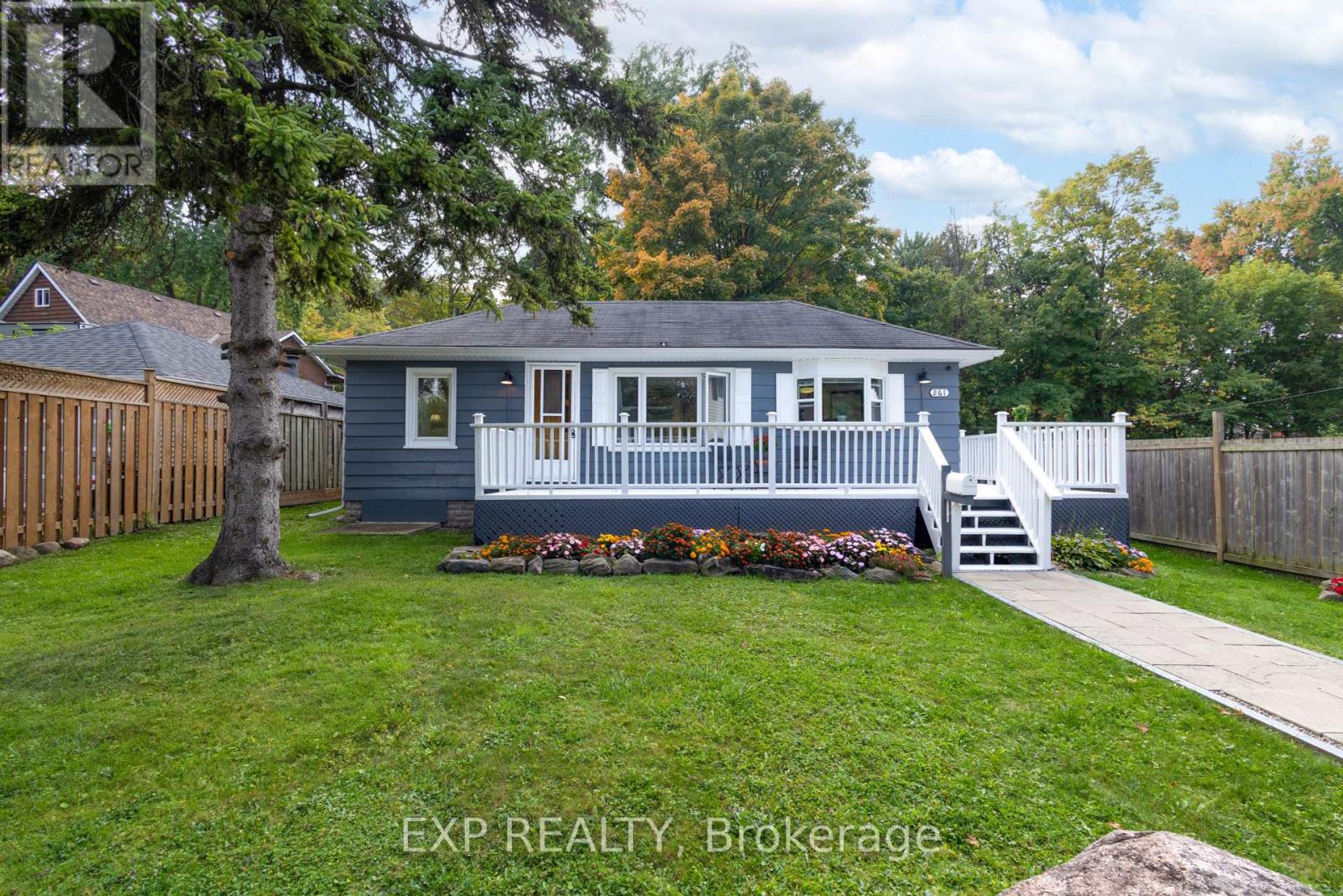 261 Glenwoods Avenue, Georgina, Ontario  L4P 2X1 - Photo 6 - N12425476