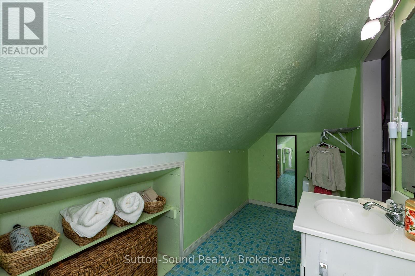 449 5th Avenue E, Owen Sound, Ontario  N4K 2R4 - Photo 33 - X12425492