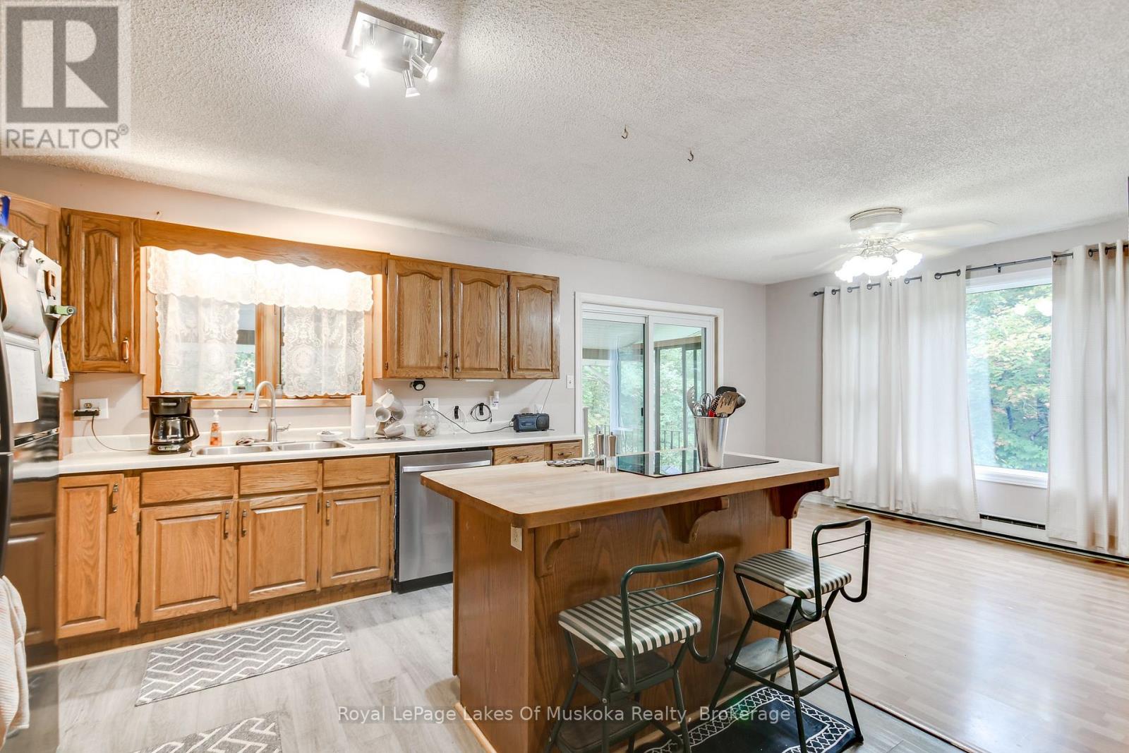 1010 Chown Road, Muskoka Lakes, Ontario  P0H 1H0 - Photo 3 - X12425498
