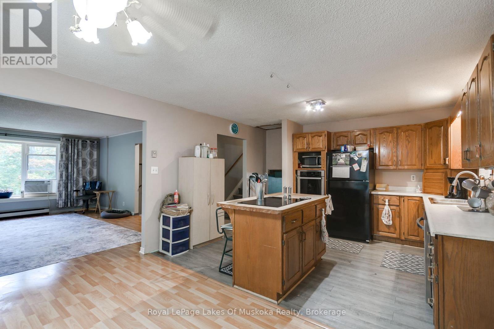 1010 Chown Road, Muskoka Lakes, Ontario  P0H 1H0 - Photo 5 - X12425498