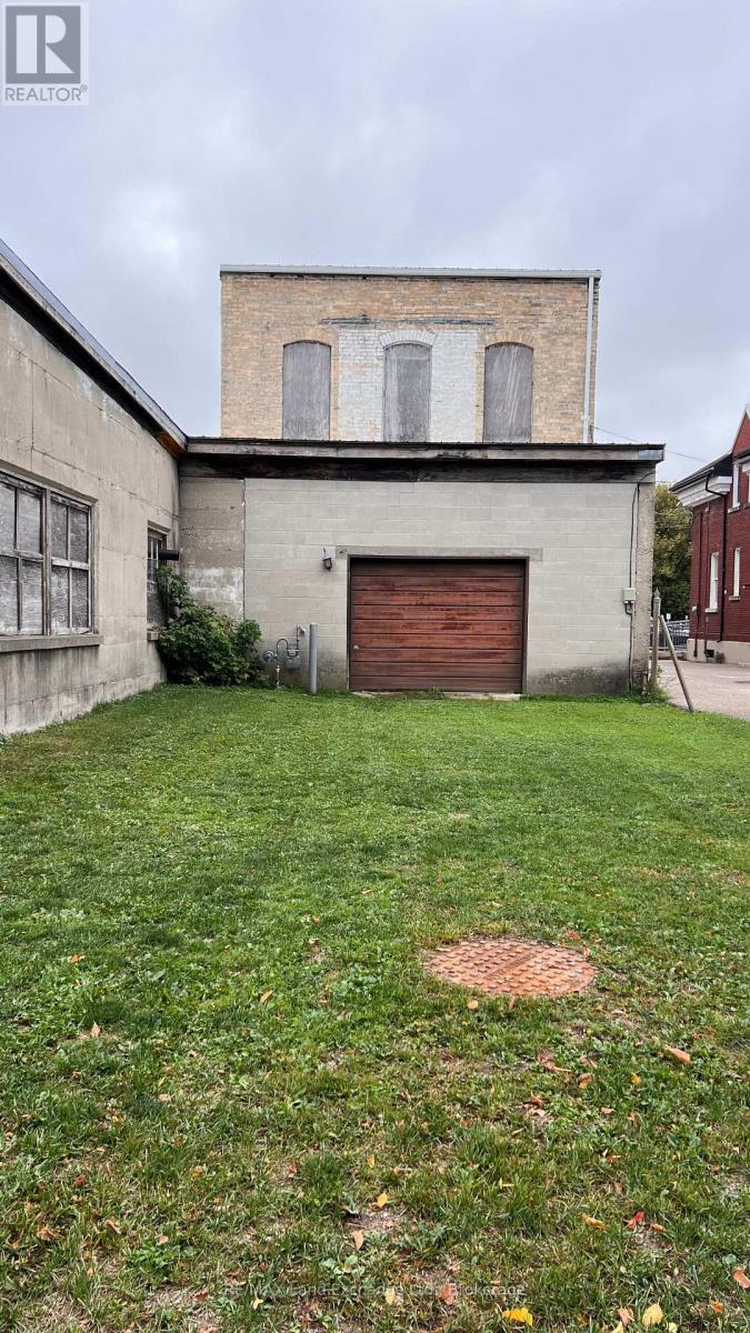 570 Turnberry Street, Huron East, Ontario  N0G 1H0 - Photo 2 - X12425537
