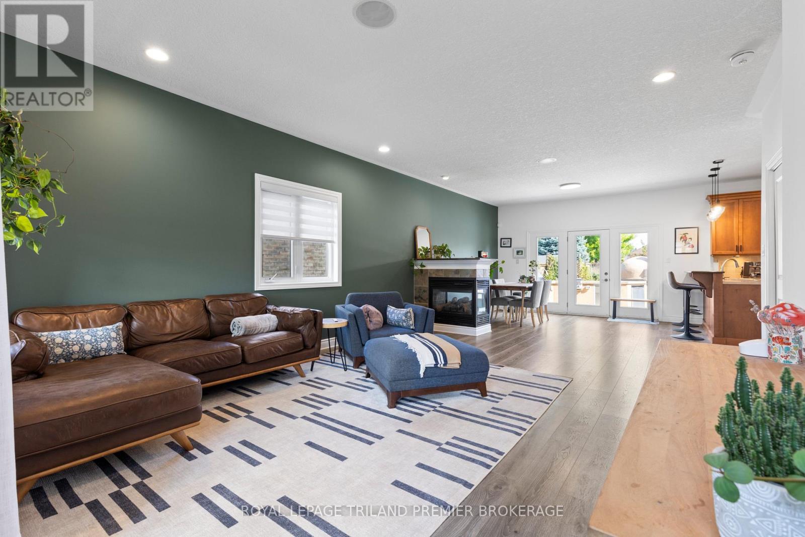 13 Kantor Court, St. Thomas, Ontario  N5R 0A1 - Photo 3 - X12425491