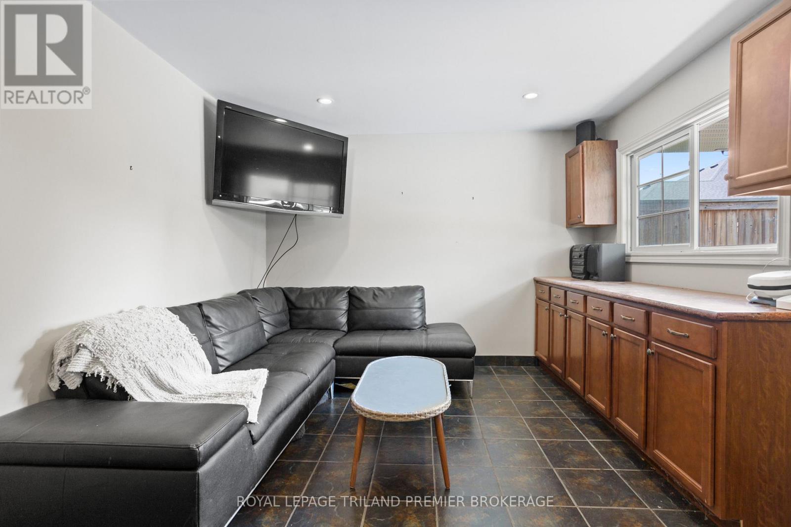 13 Kantor Court, St. Thomas, Ontario  N5R 0A1 - Photo 37 - X12425491