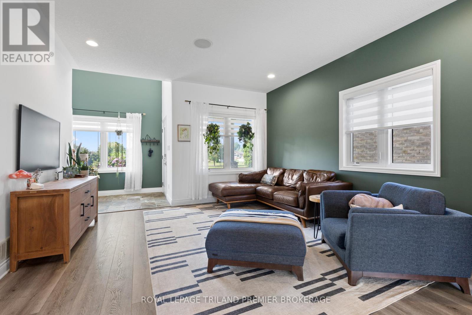 13 Kantor Court, St. Thomas, Ontario  N5R 0A1 - Photo 4 - X12425491