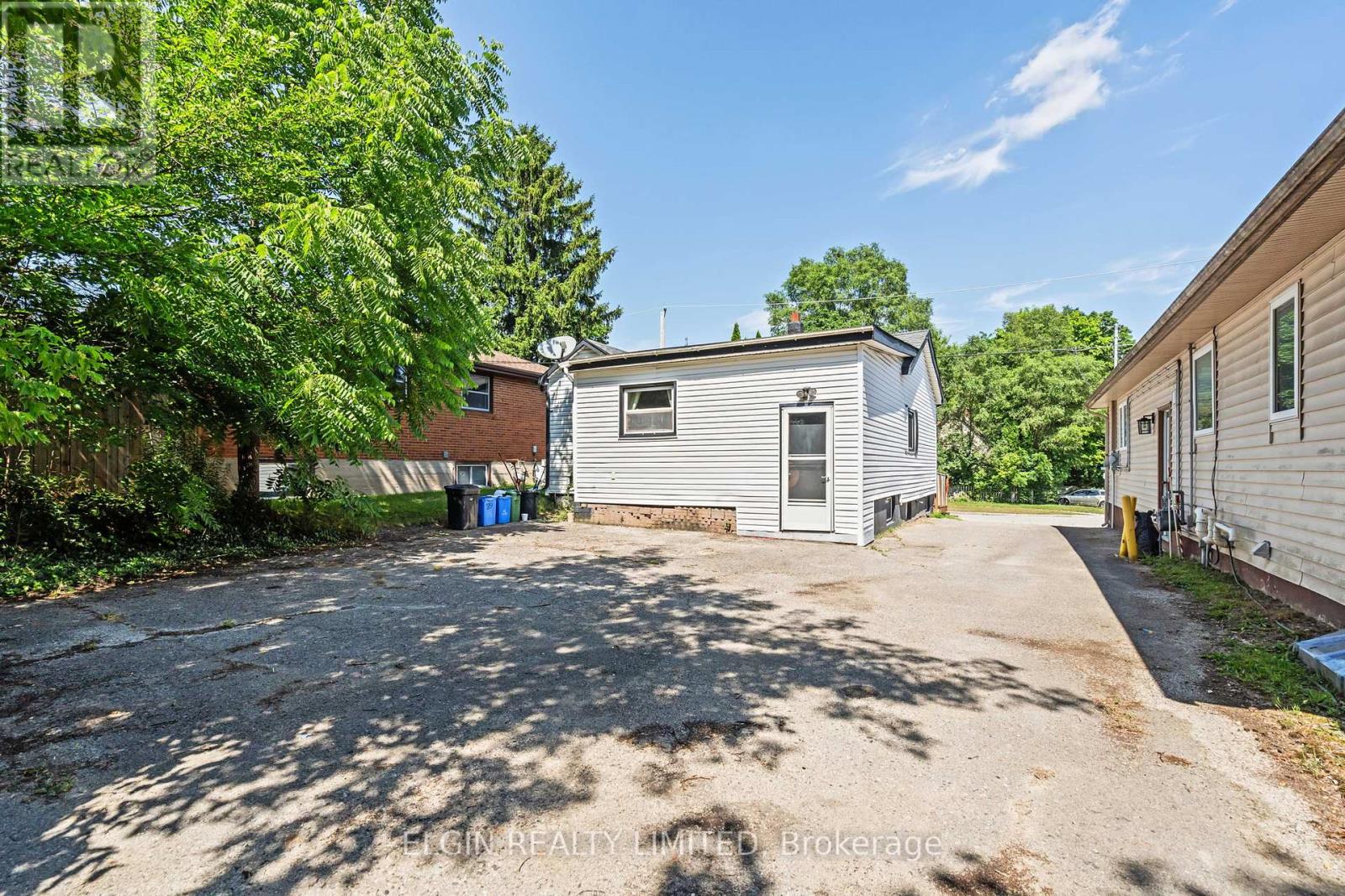 189 Emerson Avenue, London South, Ontario  N5Z 3L5 - Photo 34 - X12425524