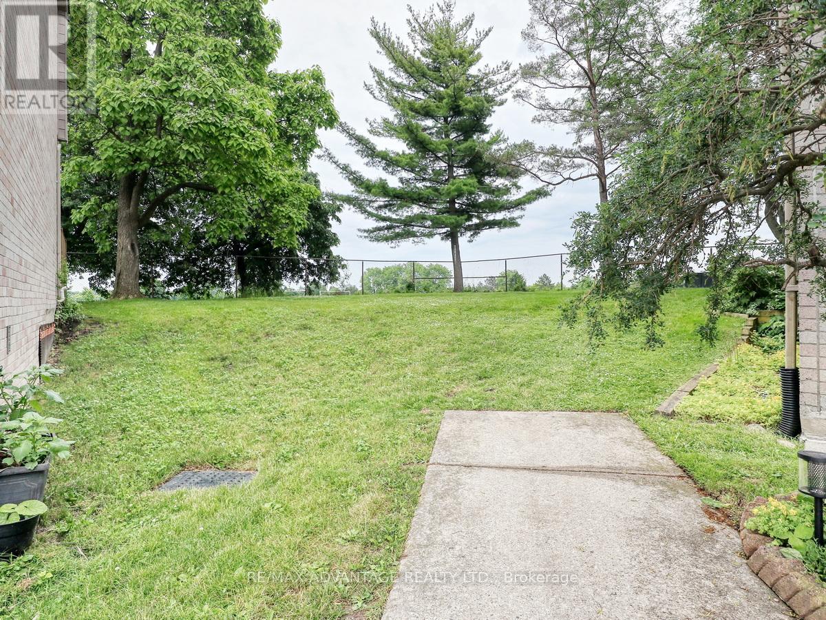 1214 Limberlost Road, London North, Ontario  N6G 3A5 - Photo 46 - X12425547
