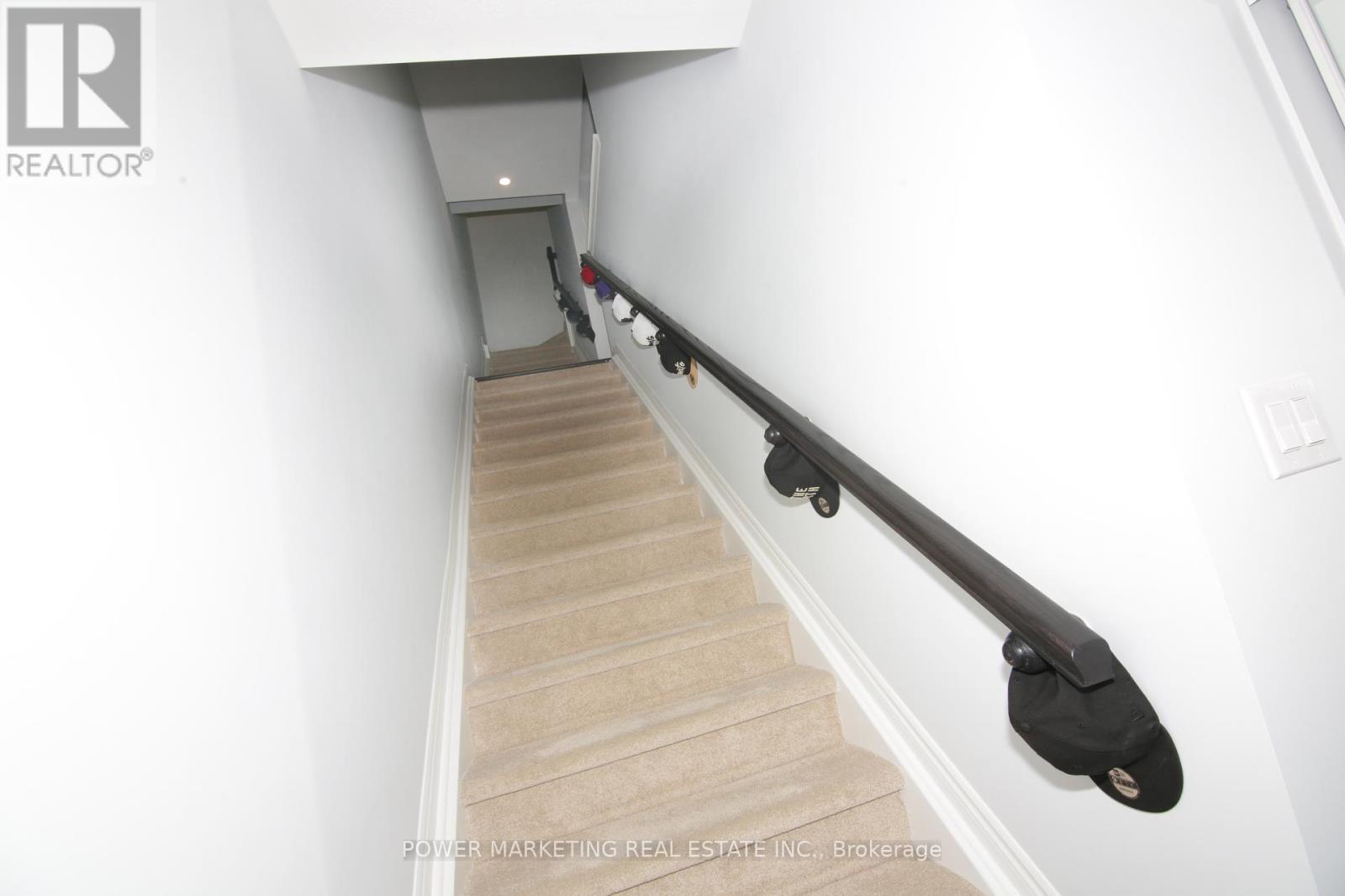 43 Zoisite Private, Ottawa, Ontario  K2J 7B4 - Photo 2 - X12425508