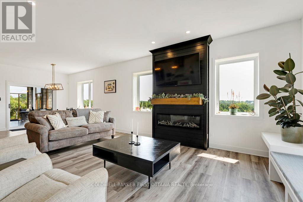 456 Pine Grove Road, Lanark Highlands, Ontario  K0G 1K0 - Photo 10 - X12425513