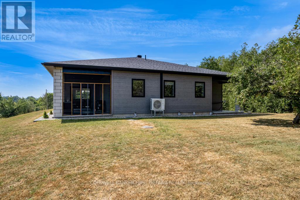 456 Pine Grove Road, Lanark Highlands, Ontario  K0G 1K0 - Photo 4 - X12425513