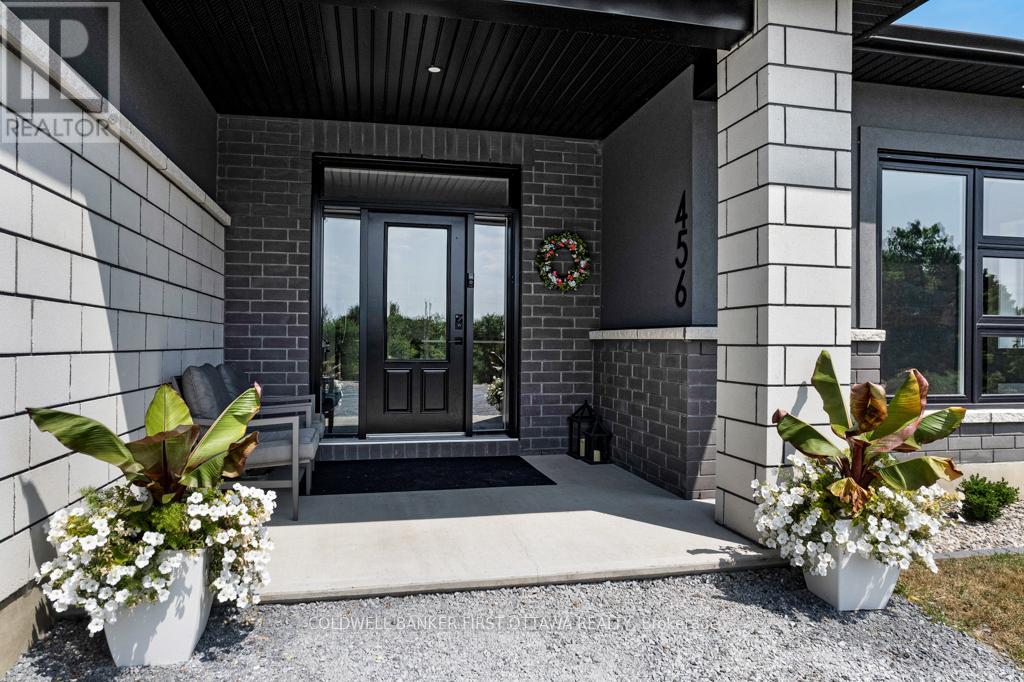 456 Pine Grove Road, Lanark Highlands, Ontario  K0G 1K0 - Photo 6 - X12425513