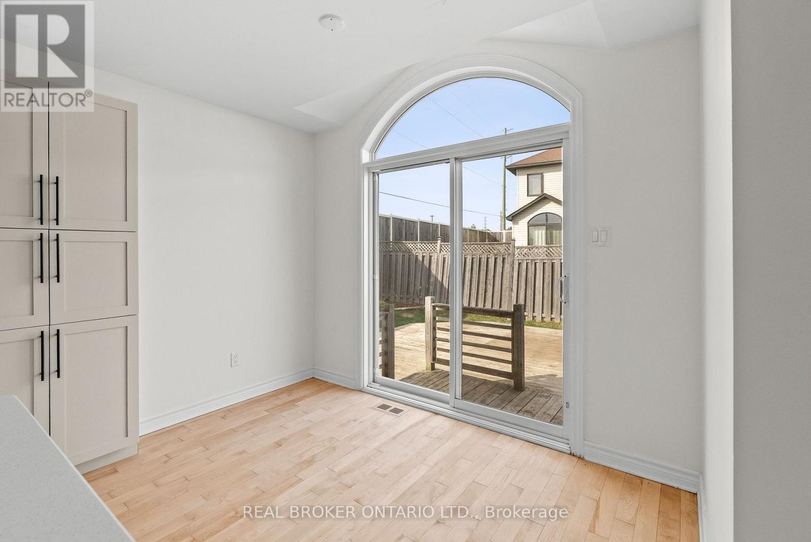 200 Garrity Crescent, Ottawa, Ontario  K2J 3T7 - Photo 16 - X12425523