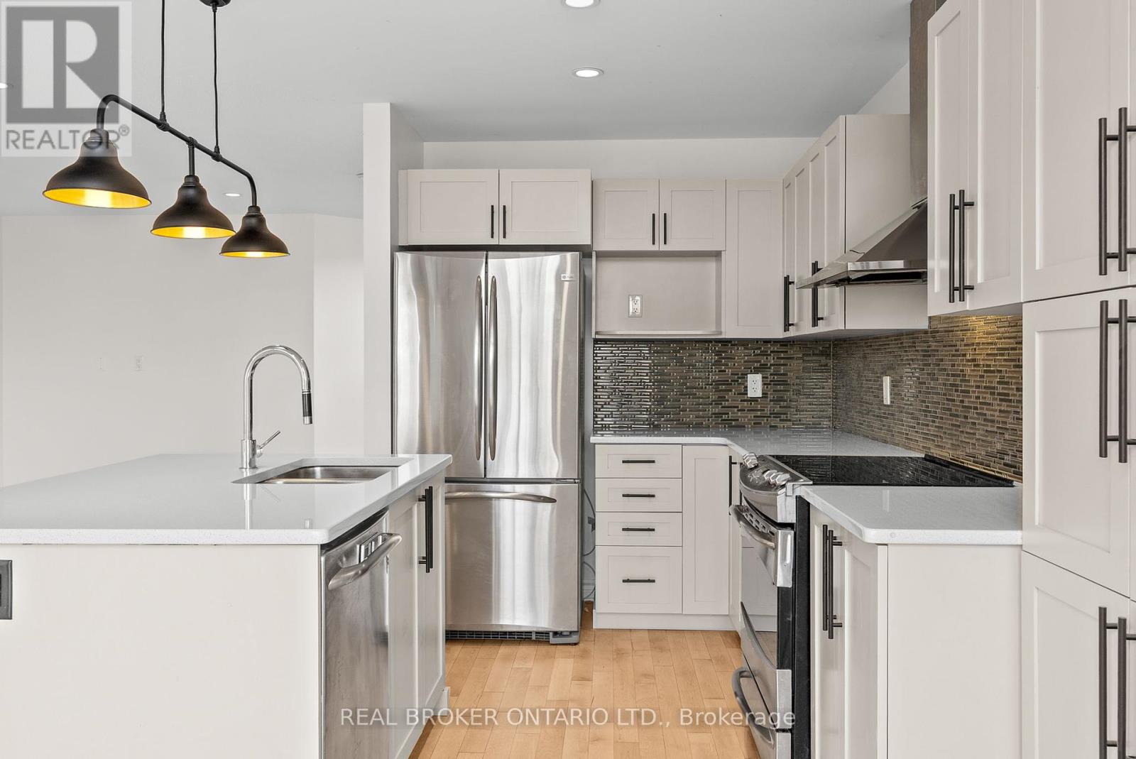 200 Garrity Crescent, Ottawa, Ontario  K2J 3T7 - Photo 17 - X12425523