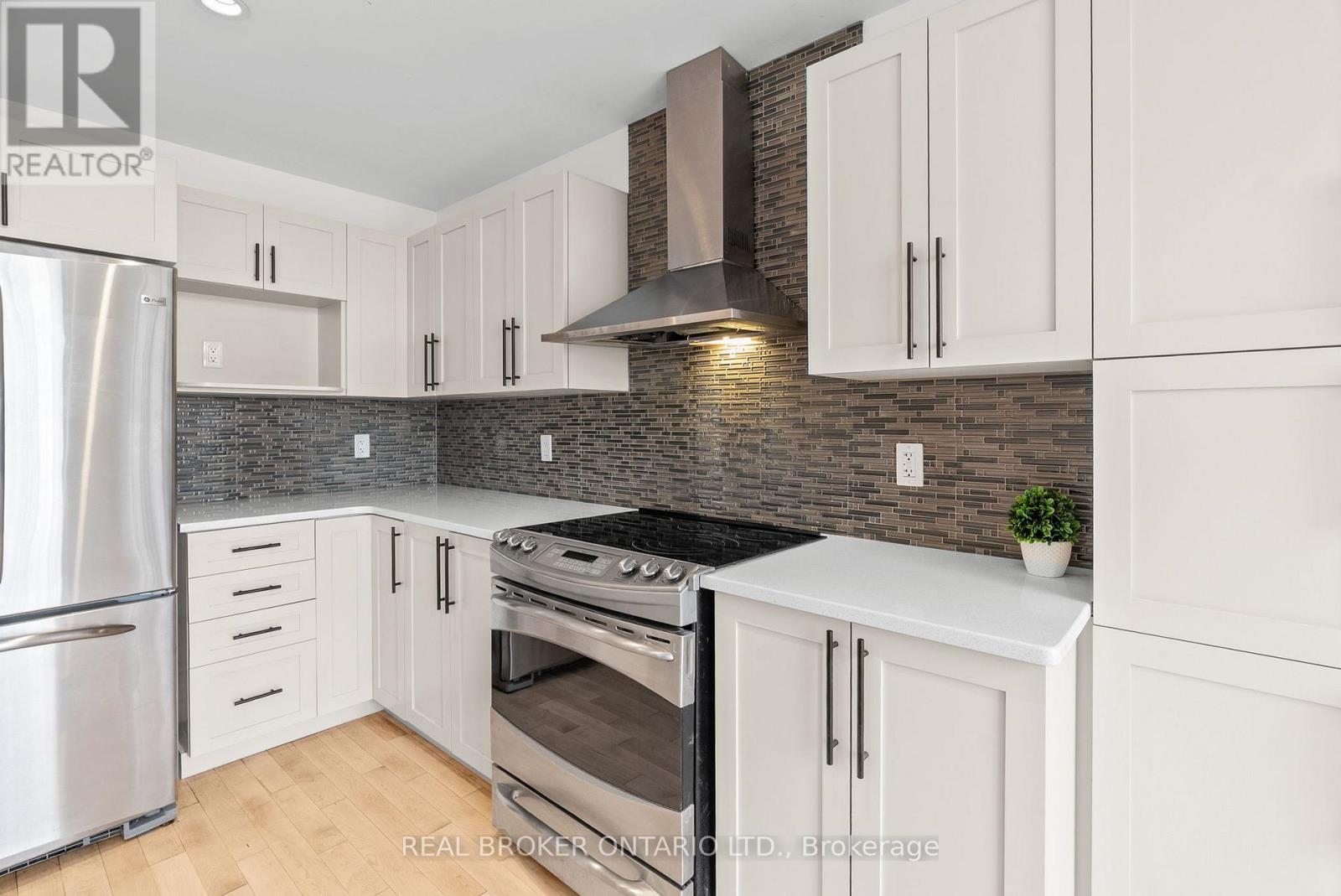 200 Garrity Crescent, Ottawa, Ontario  K2J 3T7 - Photo 18 - X12425523
