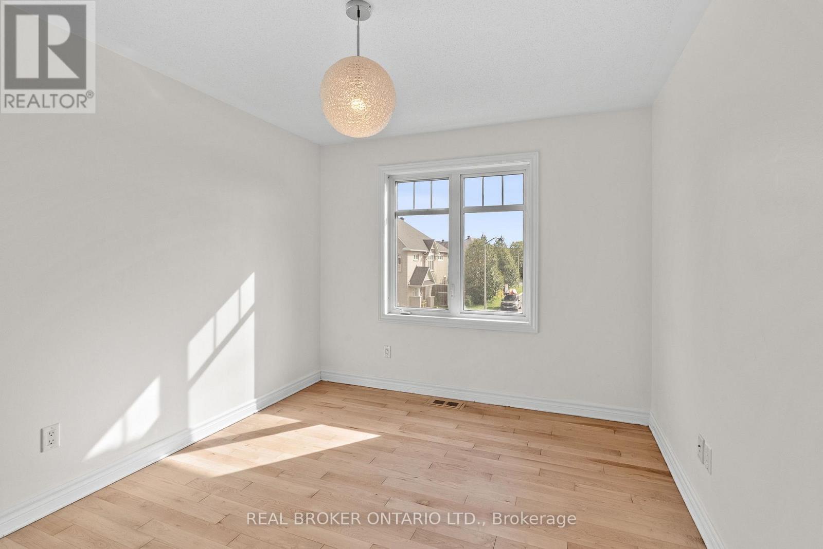 200 Garrity Crescent, Ottawa, Ontario  K2J 3T7 - Photo 22 - X12425523