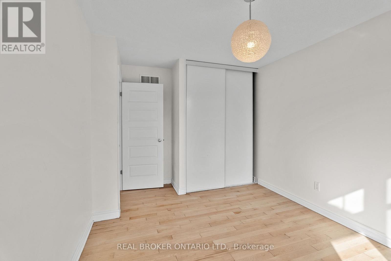 200 Garrity Crescent, Ottawa, Ontario  K2J 3T7 - Photo 23 - X12425523