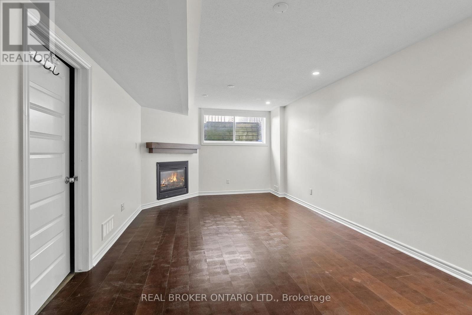 200 Garrity Crescent, Ottawa, Ontario  K2J 3T7 - Photo 33 - X12425523