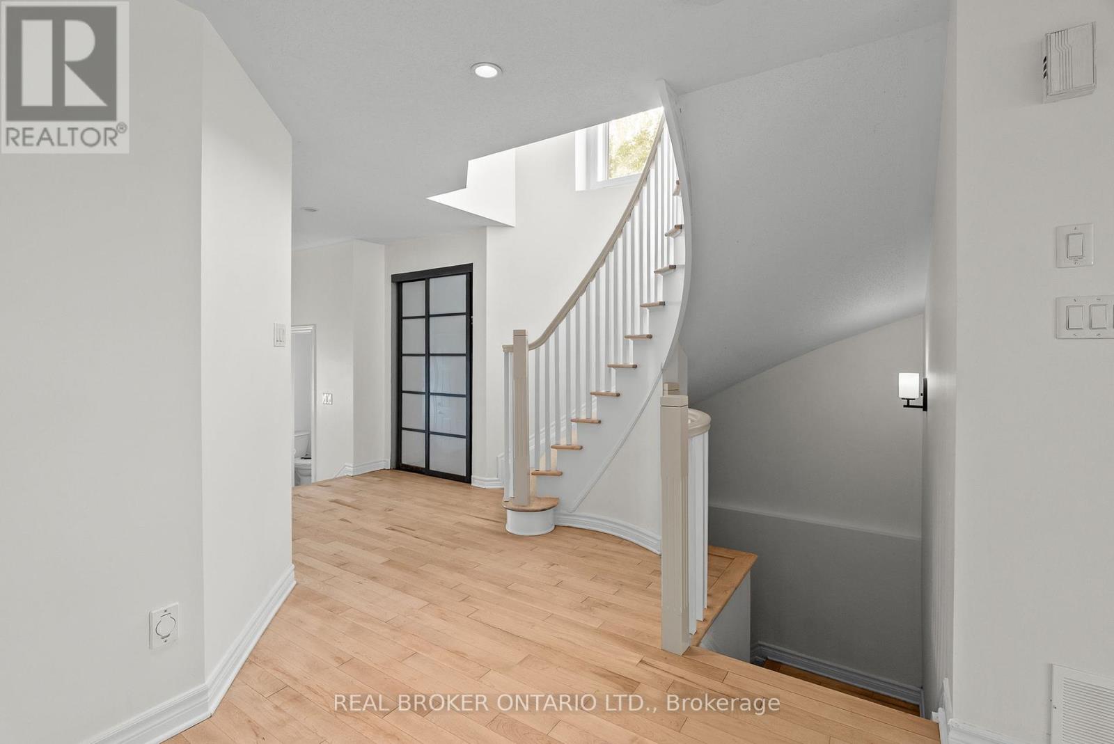 200 Garrity Crescent, Ottawa, Ontario  K2J 3T7 - Photo 7 - X12425523