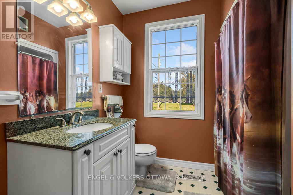 12420 Ormond Road, North Dundas, Ontario  K0C 2K0 - Photo 18 - X12425541