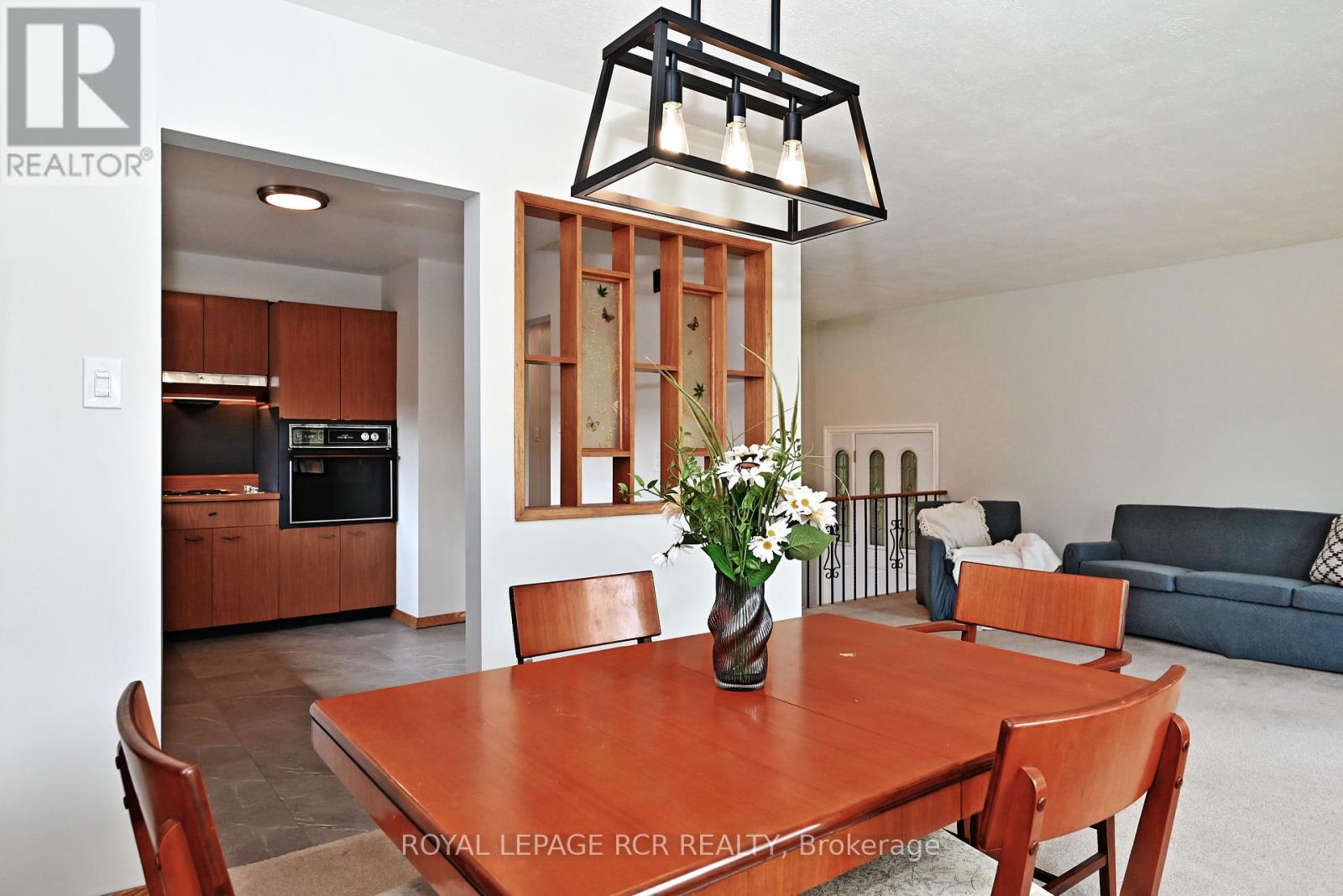 16 Cathedral Road, Brampton, Ontario  L6W 2N9 - Photo 14 - W12425455