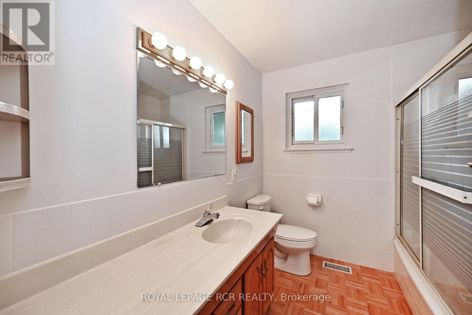 16 Cathedral Road, Brampton, Ontario  L6W 2N9 - Photo 35 - W12425455