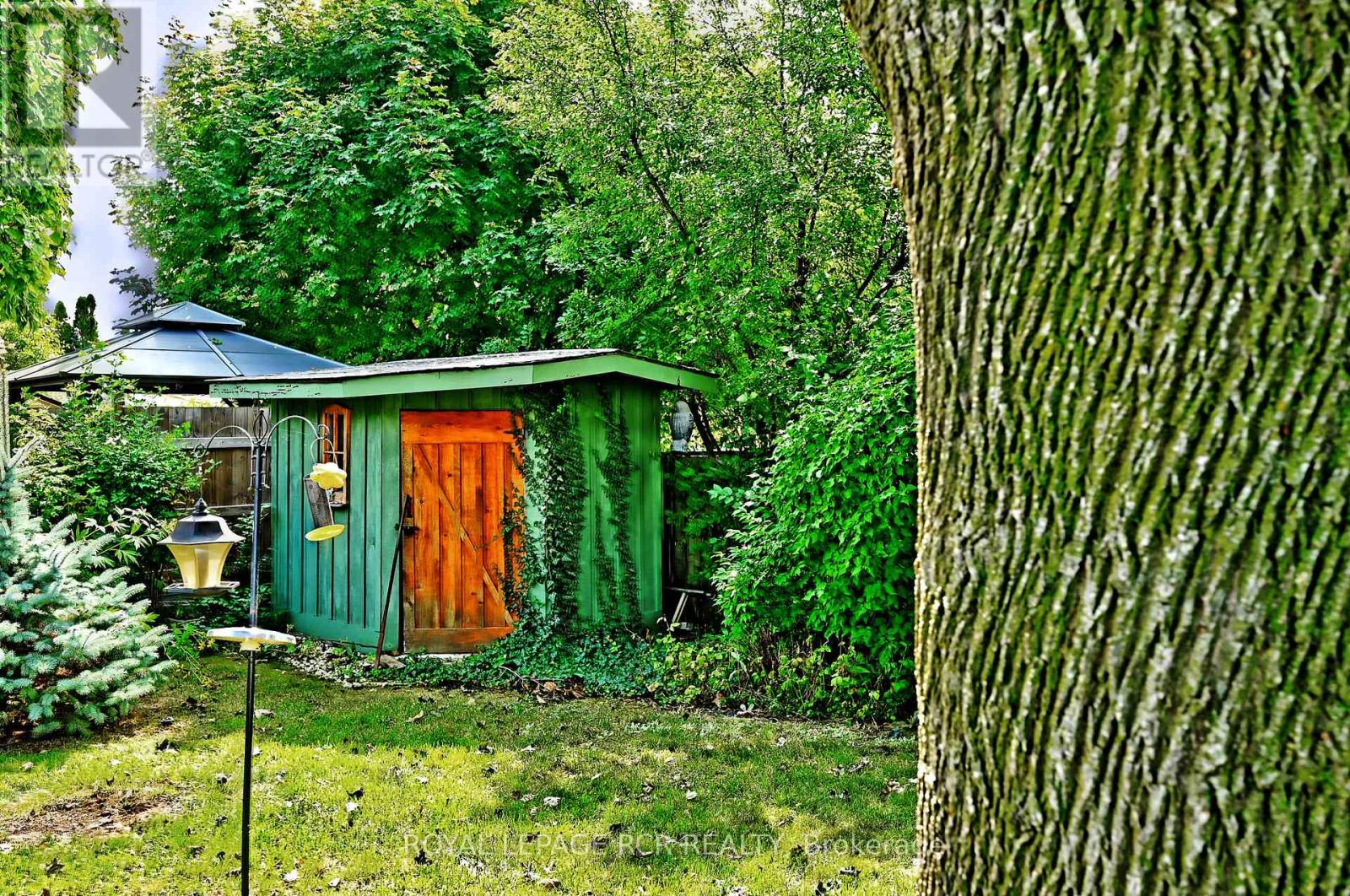 16 Cathedral Road, Brampton, Ontario  L6W 2N9 - Photo 41 - W12425455
