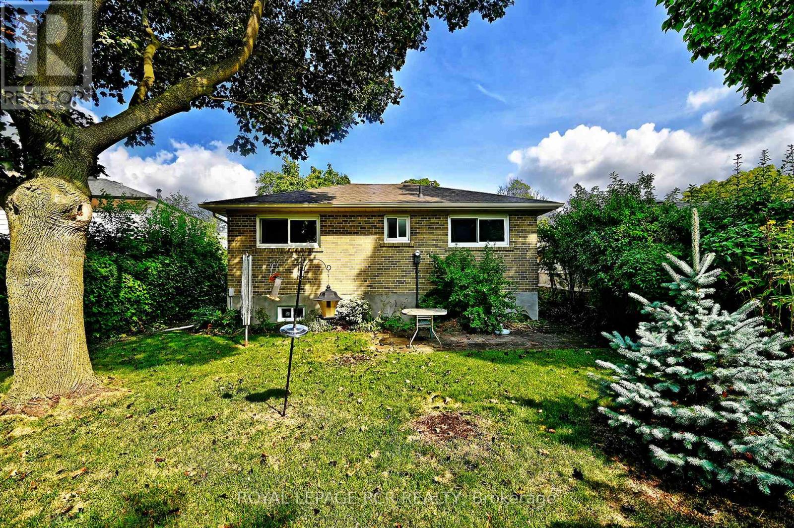 16 Cathedral Road, Brampton, Ontario  L6W 2N9 - Photo 47 - W12425455