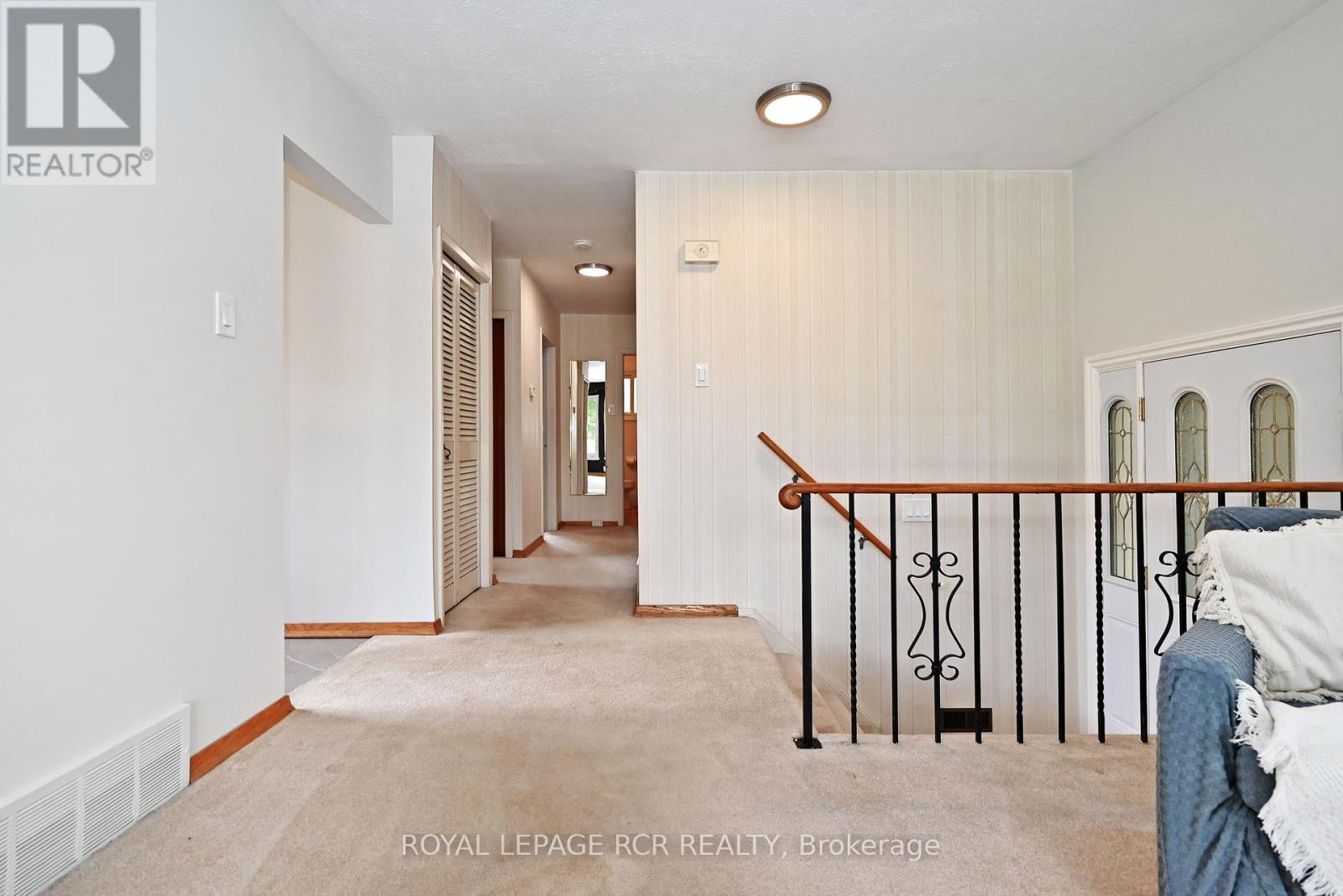 16 Cathedral Road, Brampton, Ontario  L6W 2N9 - Photo 6 - W12425455