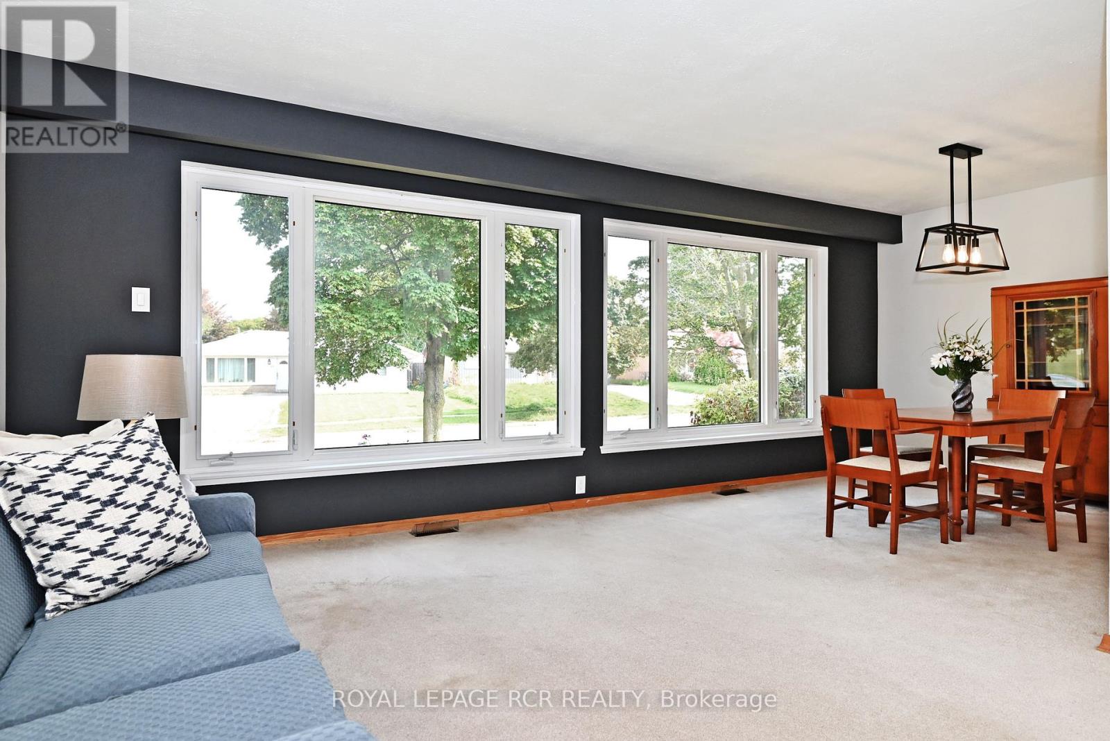 16 Cathedral Road, Brampton, Ontario  L6W 2N9 - Photo 7 - W12425455