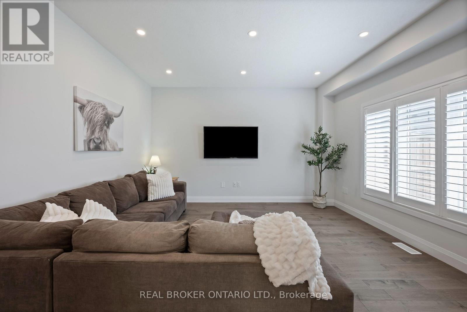 69 Miranda Path, Woolwich, Ontario  N3B 2C6 - Photo 21 - X12425467