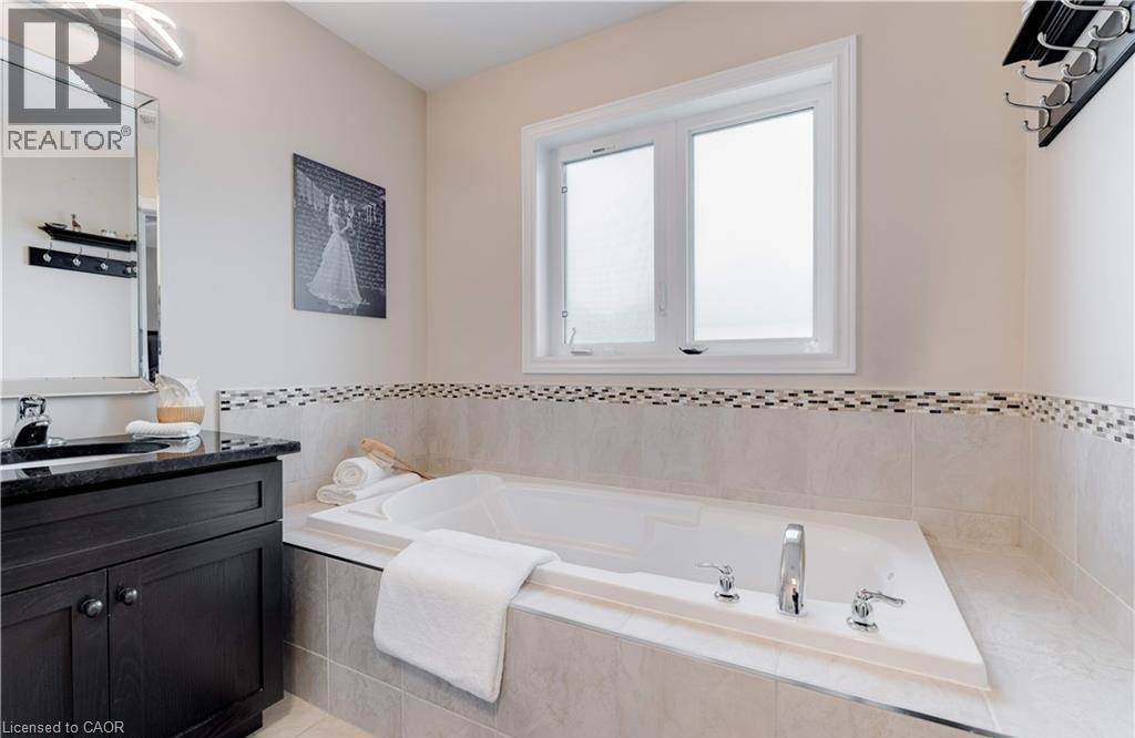 45 Royal Winter Drive Unit# 28, Binbrook, Ontario  L0R 1C0 - Photo 21 - 40772903