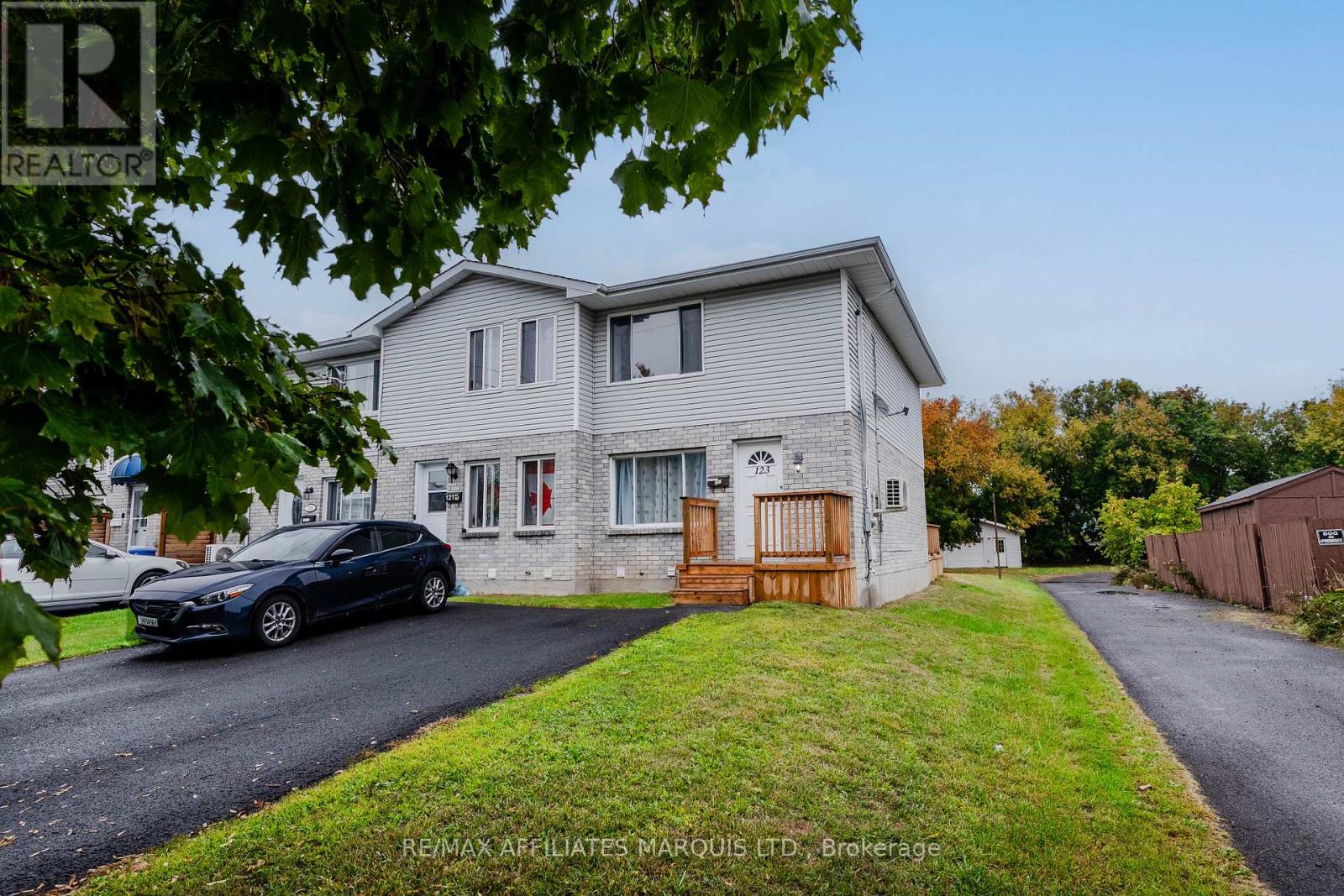 123 Jobin Avenue, Cornwall, Ontario  K6J 3K9 - Photo 2 - X12425539