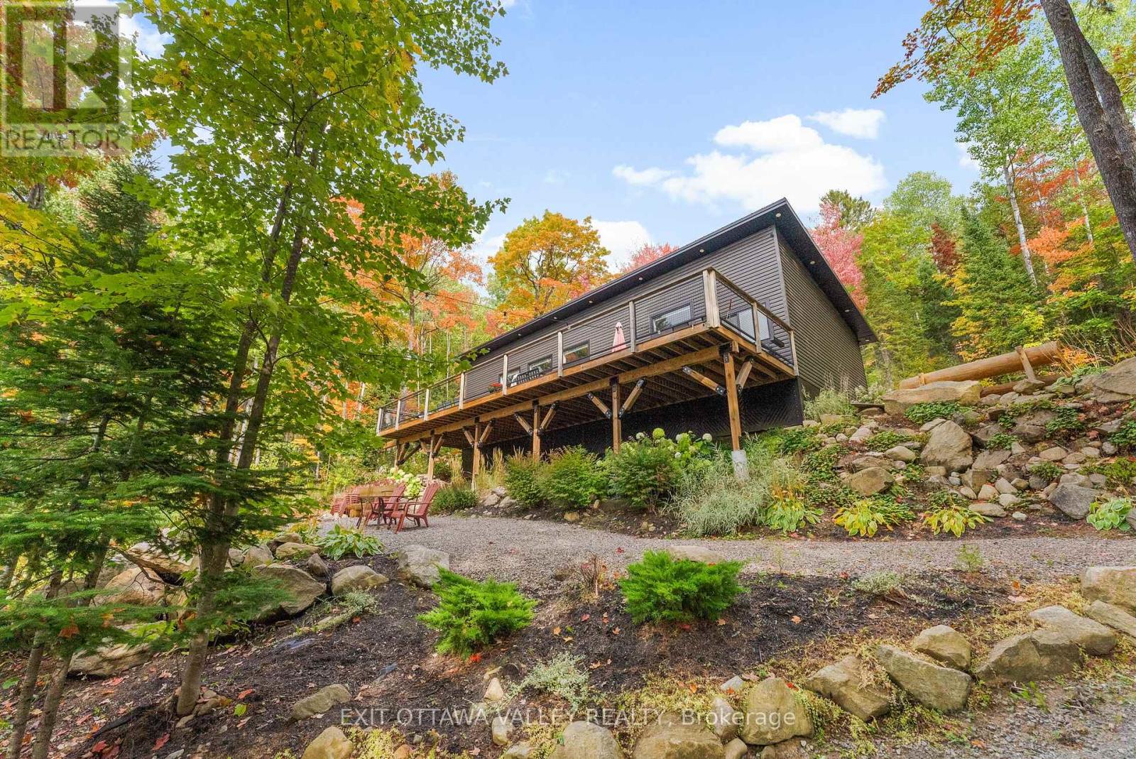 820 Hopefield Road, Madawaska Valley, Ontario  K0J 1B0 - Photo 1 - X12425538