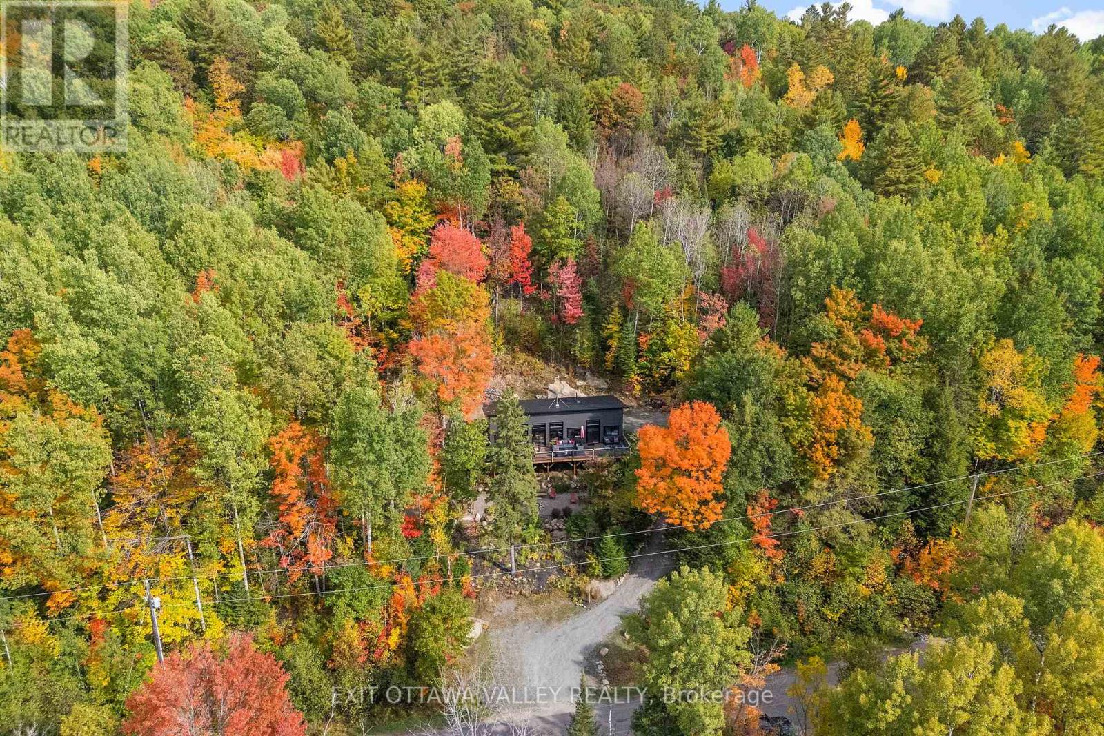 820 Hopefield Road, Madawaska Valley, Ontario  K0J 1B0 - Photo 2 - X12425538