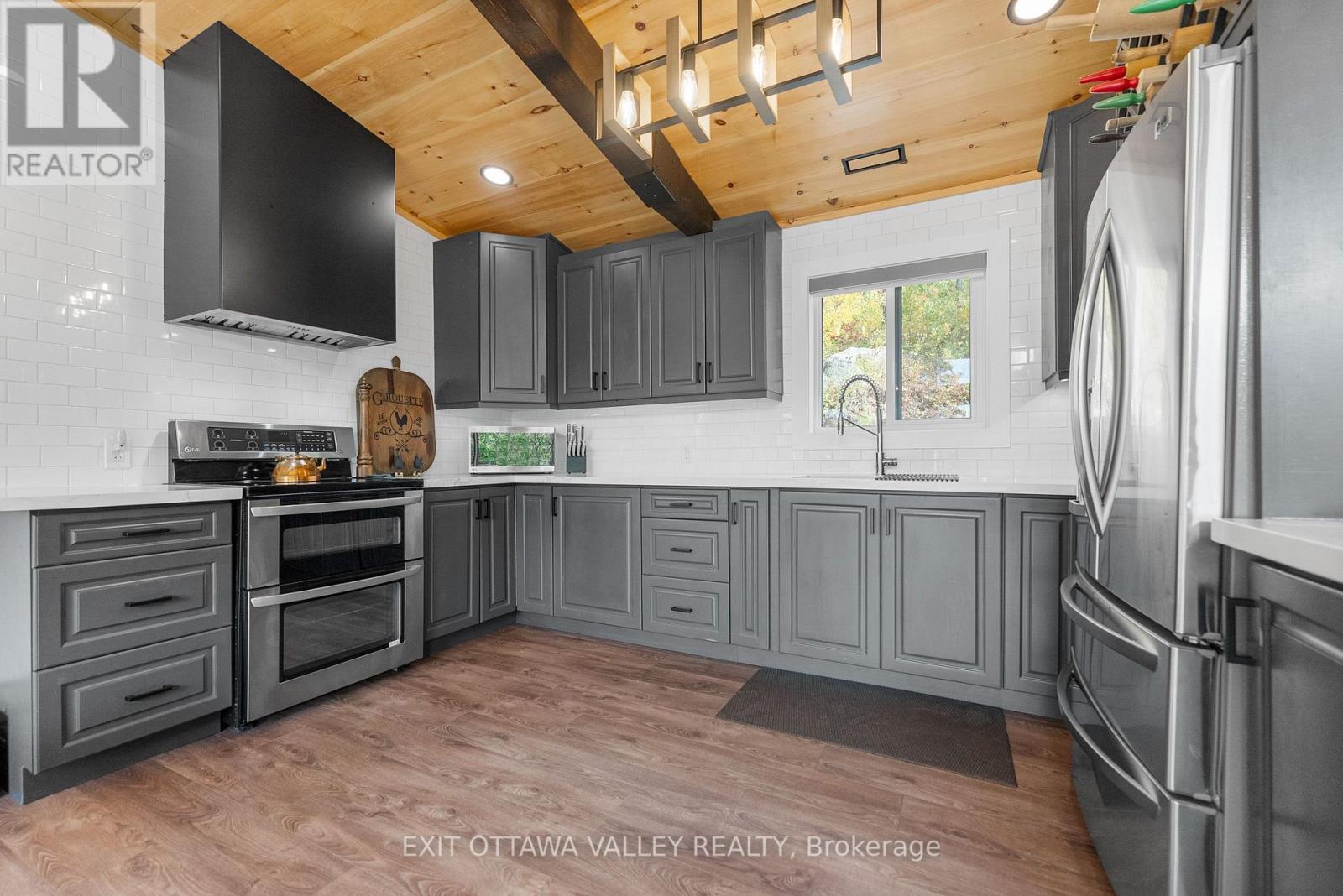 820 Hopefield Road, Madawaska Valley, Ontario  K0J 1B0 - Photo 20 - X12425538