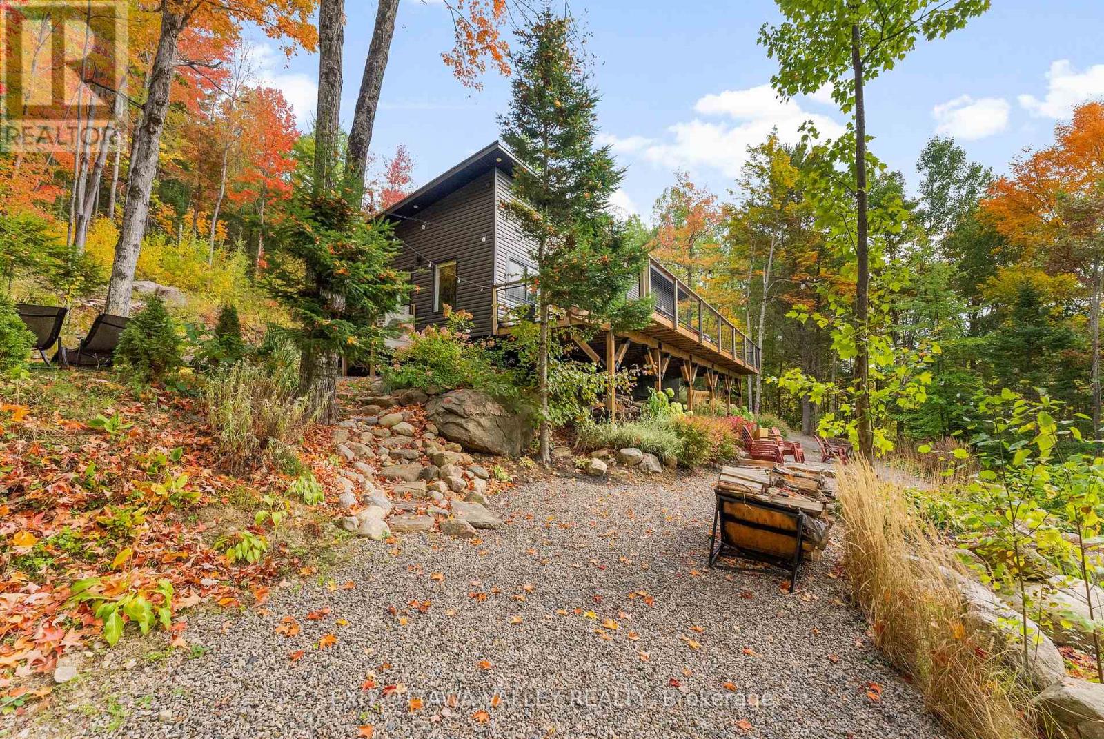 820 Hopefield Road, Madawaska Valley, Ontario  K0J 1B0 - Photo 3 - X12425538