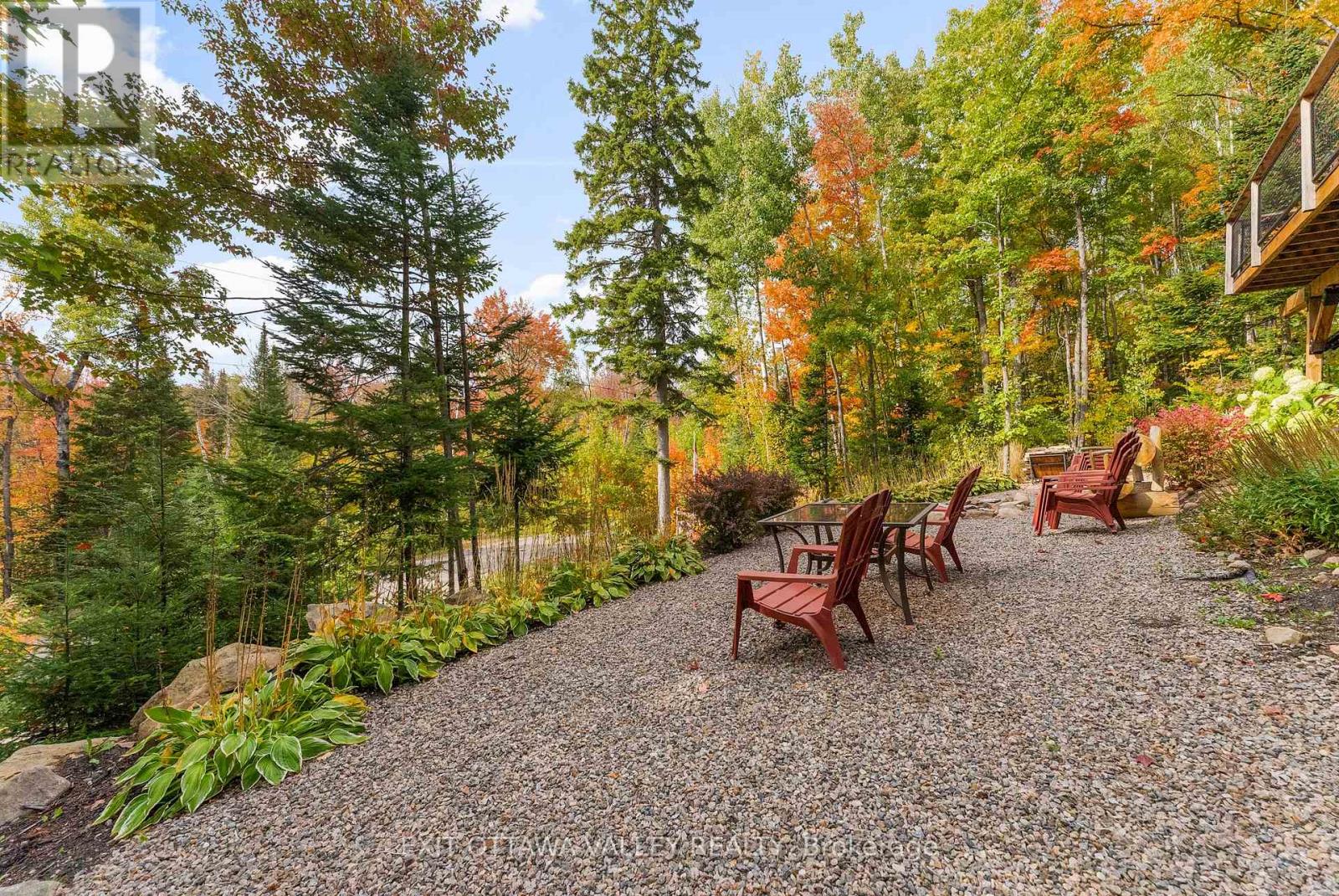 820 Hopefield Road, Madawaska Valley, Ontario  K0J 1B0 - Photo 42 - X12425538